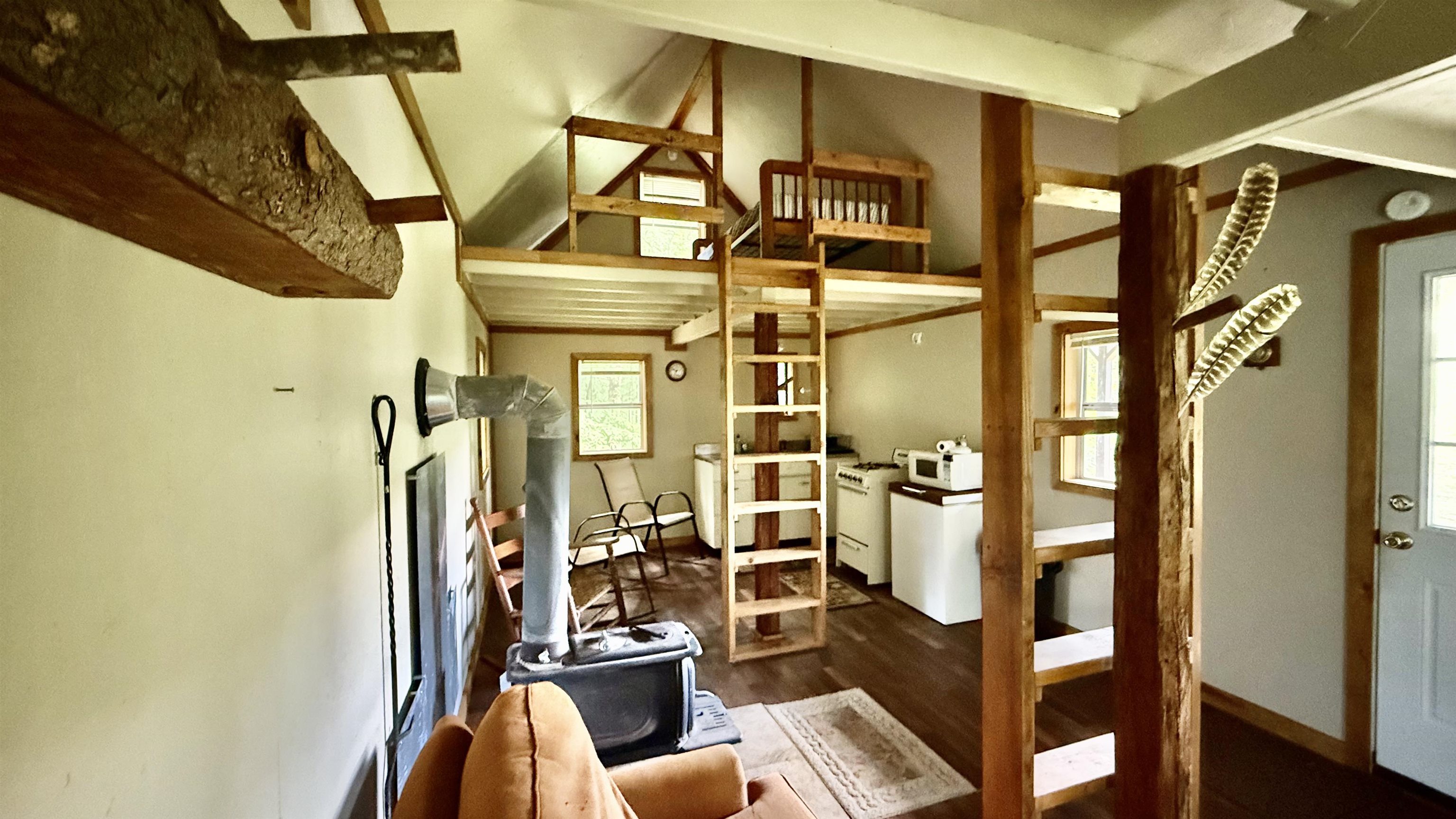 2075 Codding Hollow Road Property Photo 17