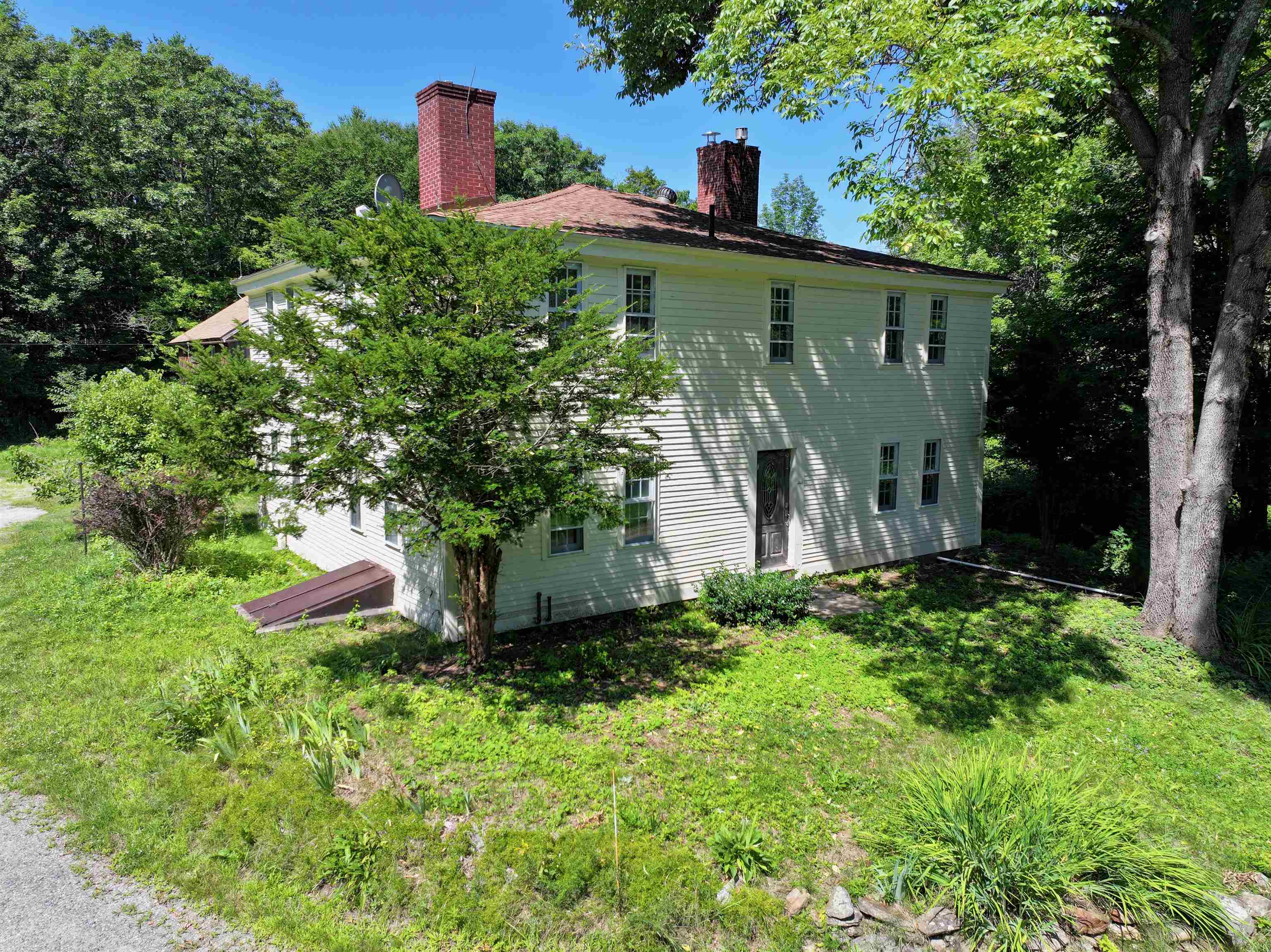 443 Centre Street Property Photo 2