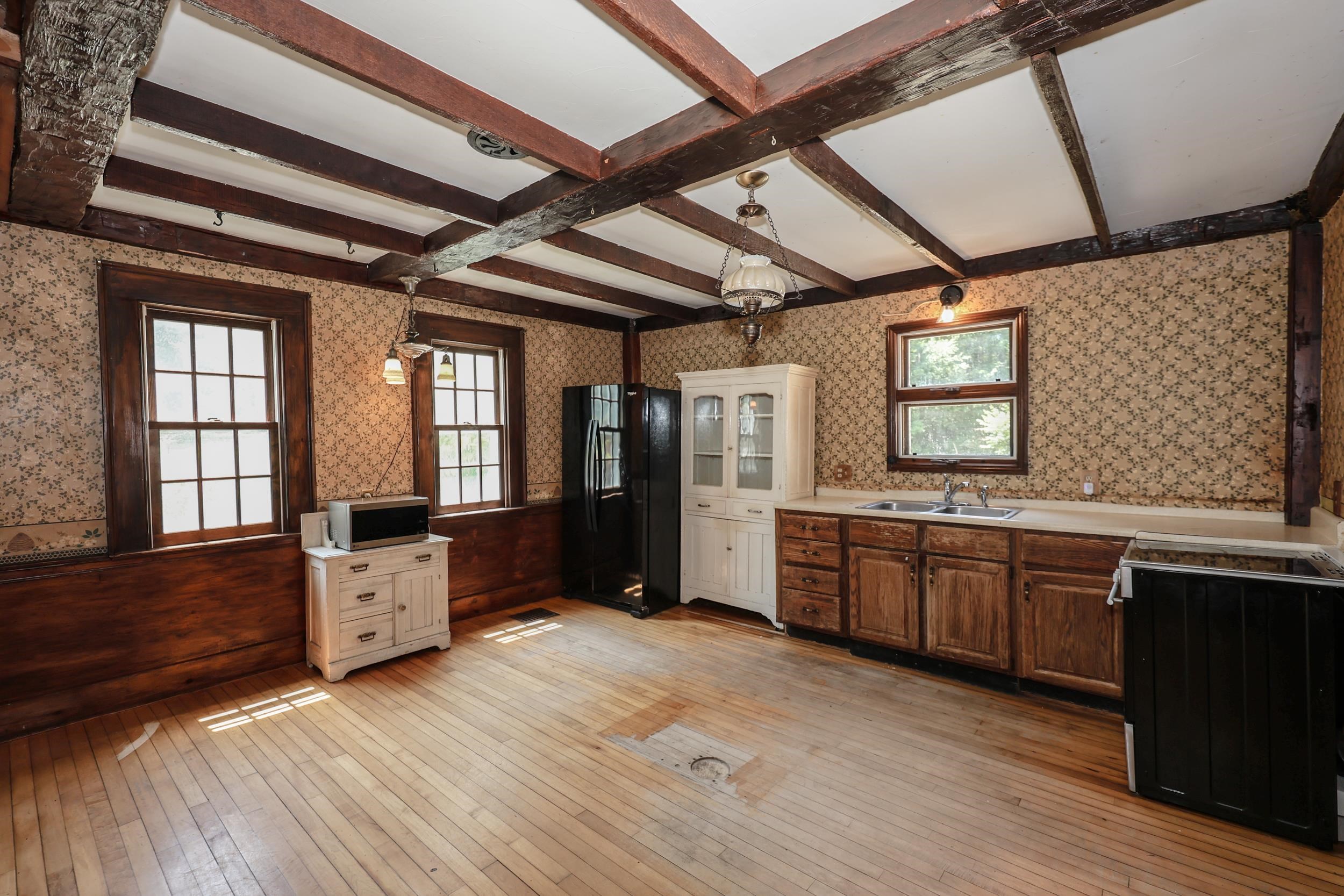 443 Centre Street Property Photo 25