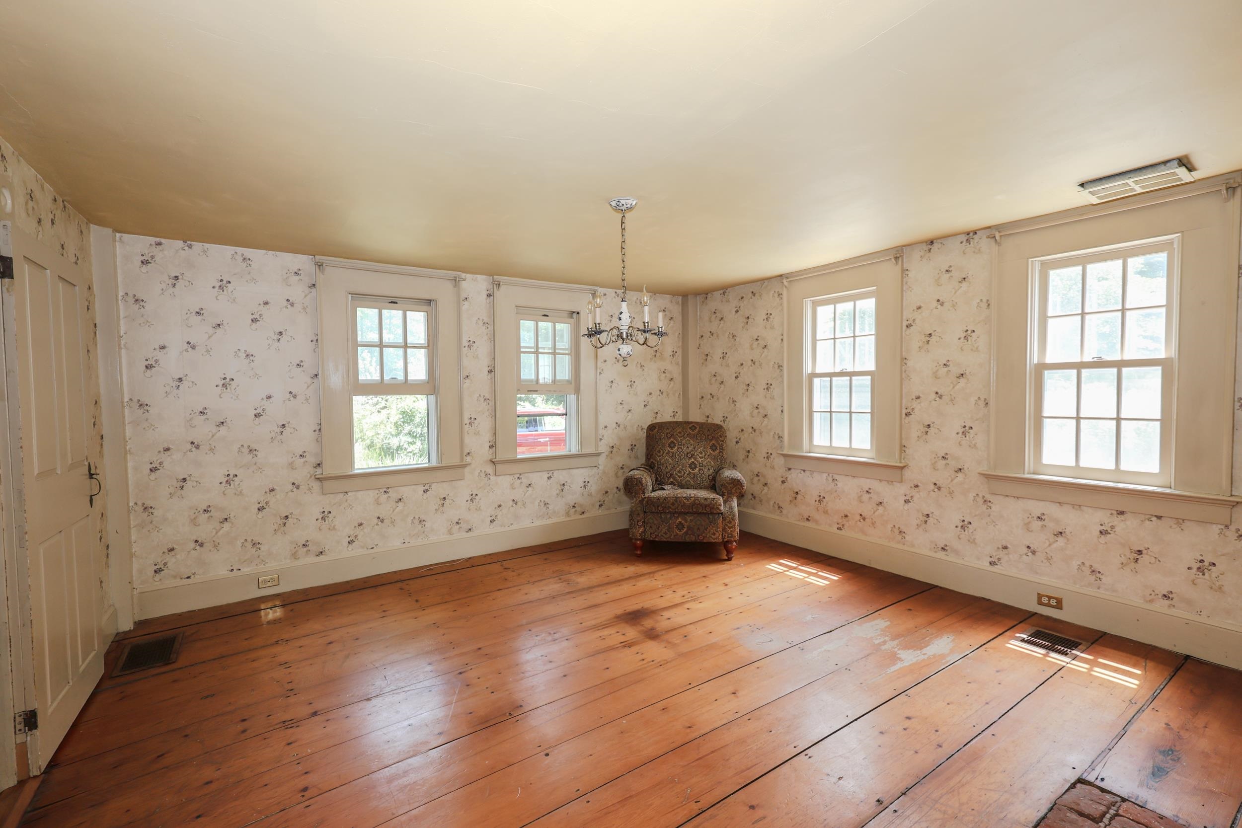 443 Centre Street Property Photo 43