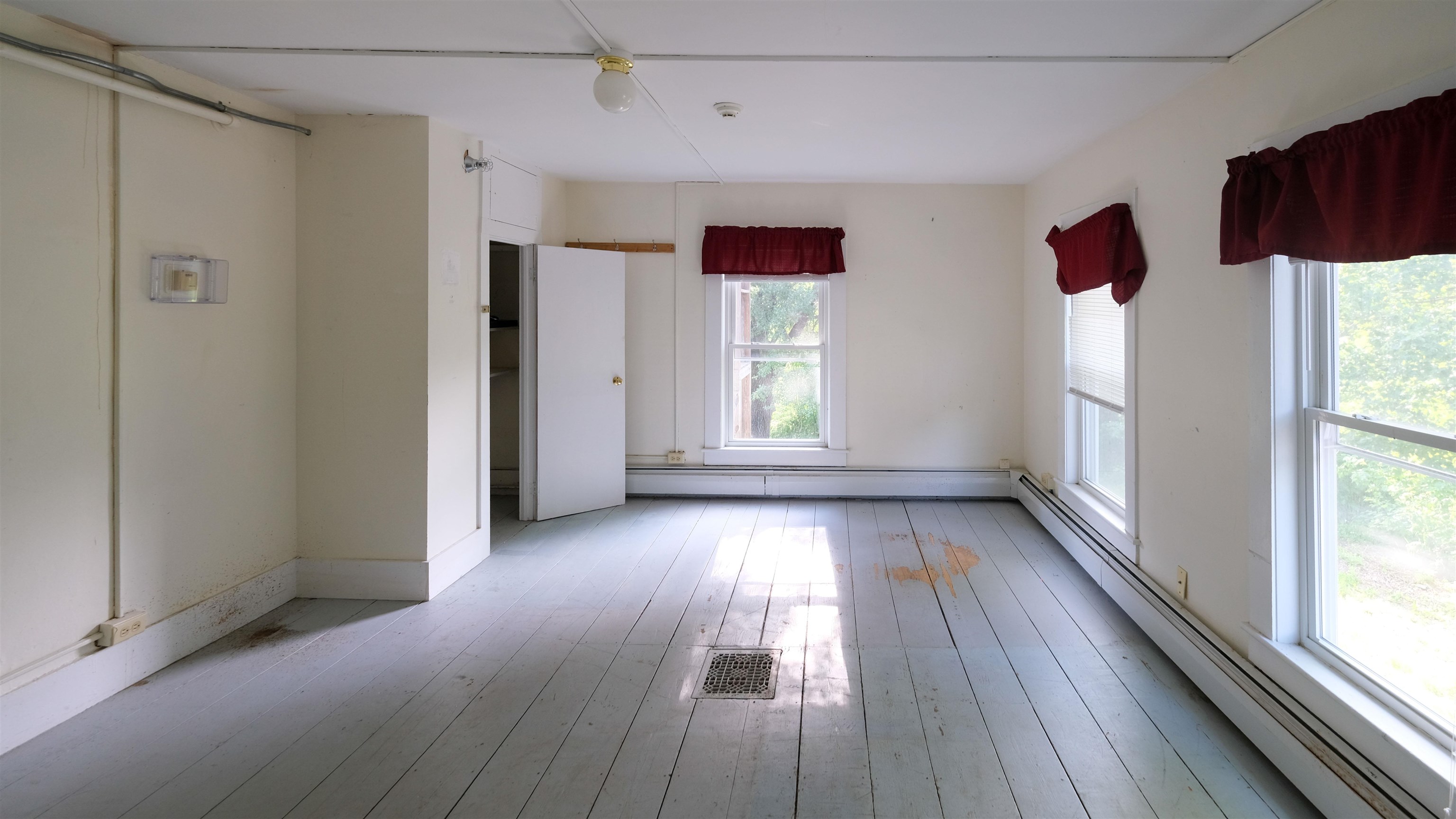 6 Mill Street Property Photo 40