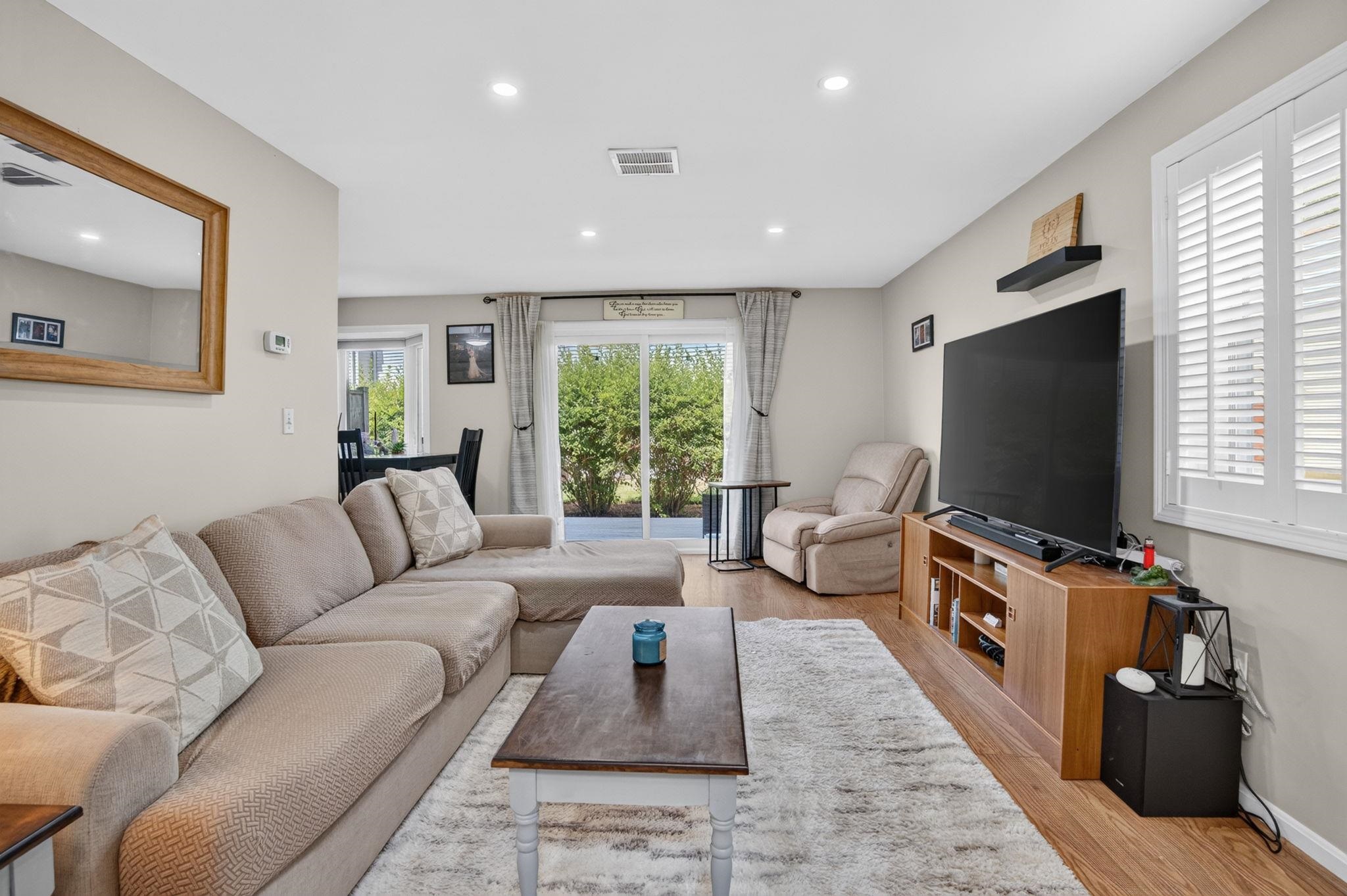 256 Stonebridge Drive Property Photo 3