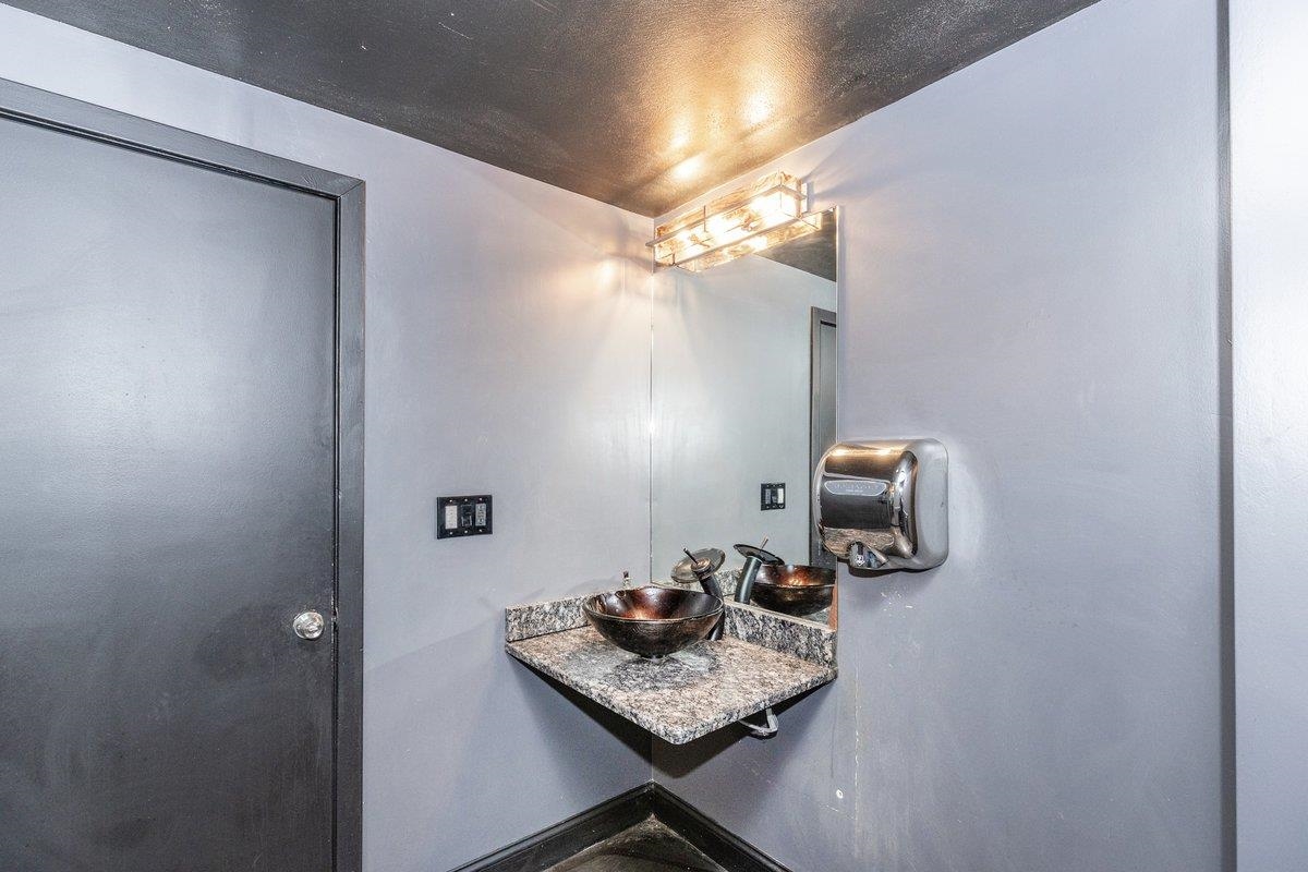 10 Bridge Street Property Photo 30