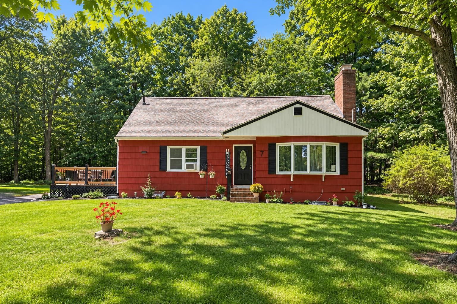 7 Will Drive Property Photo 3