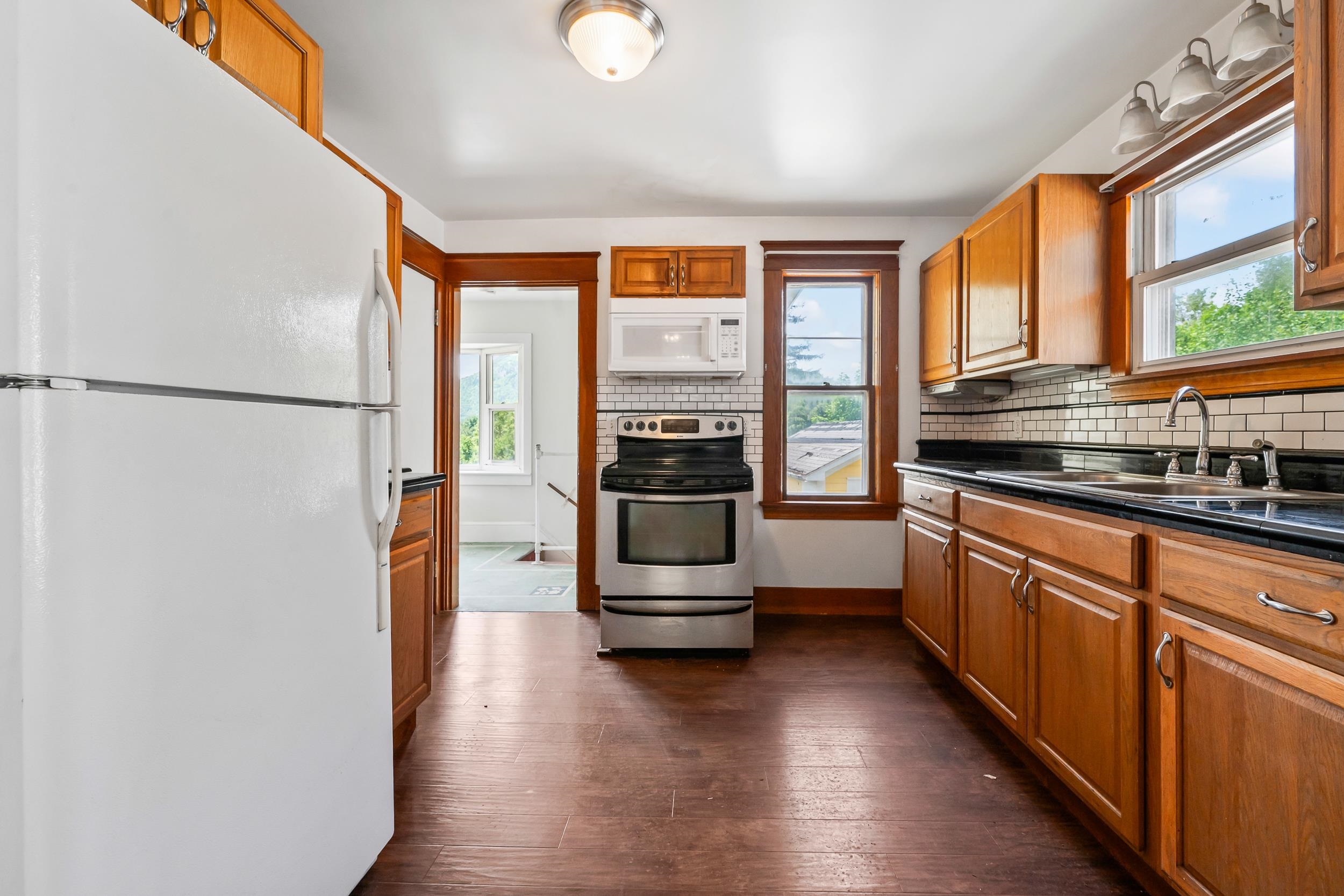 419 Hillside Avenue Property Photo 3
