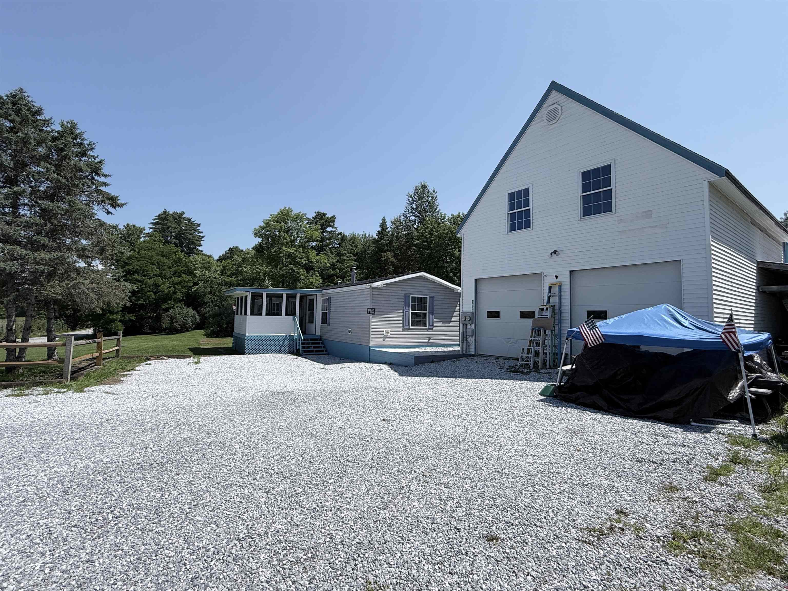 4056 Middle Road Property Photo 7