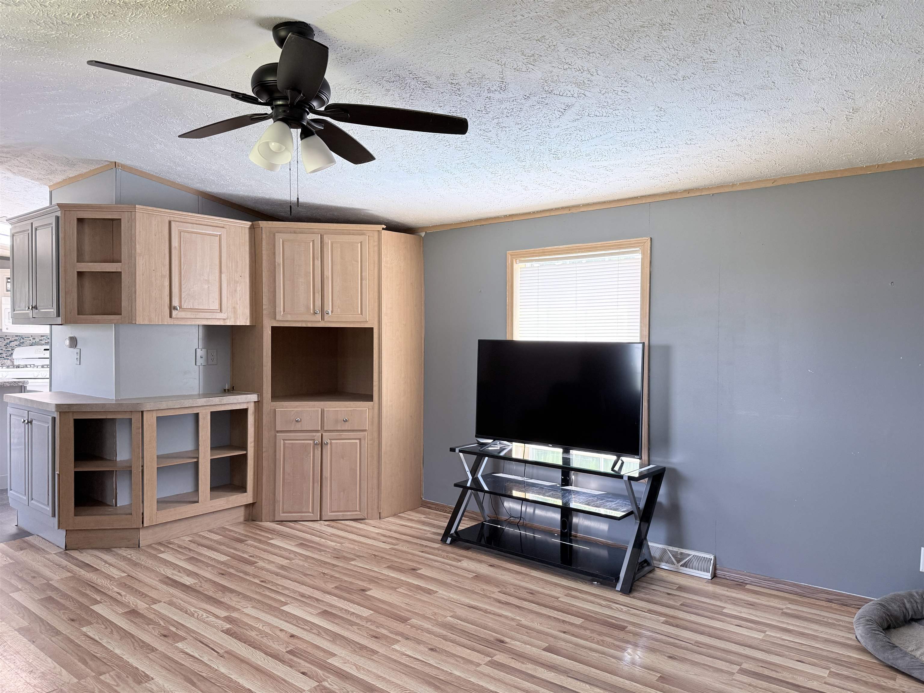 4056 Middle Road Property Photo 14