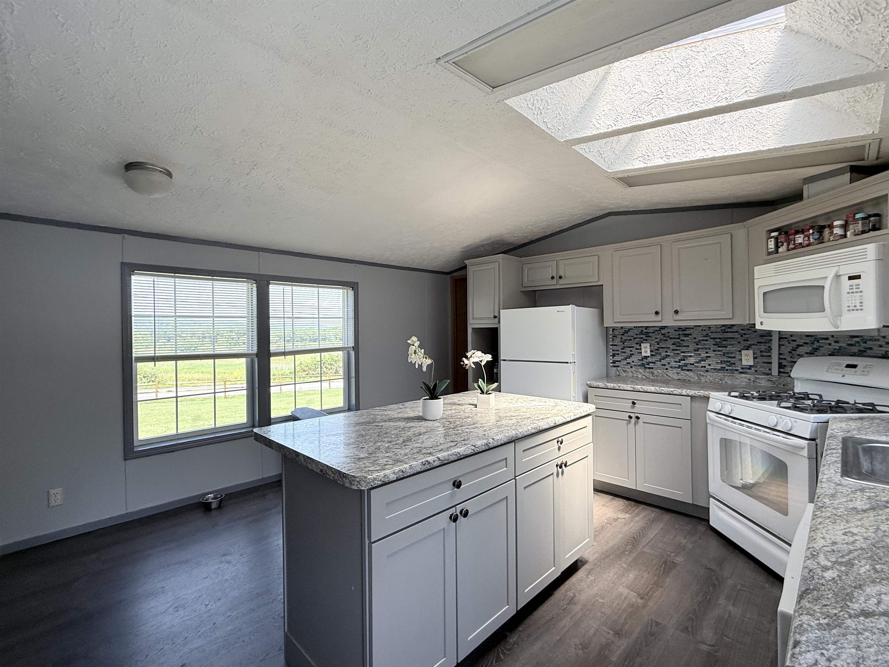 4056 Middle Road Property Photo 19