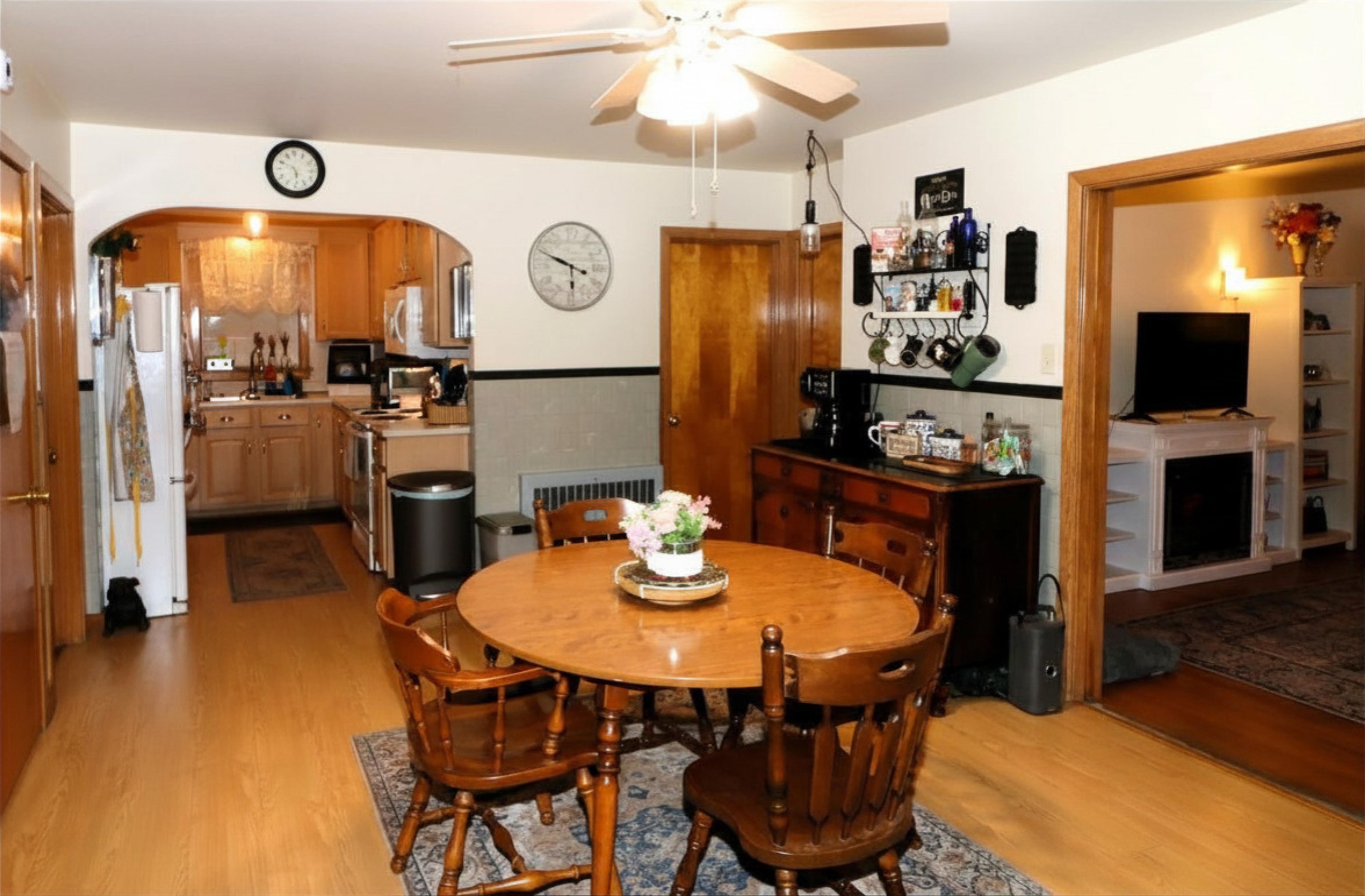 614 Cheshire Street Property Photo 2