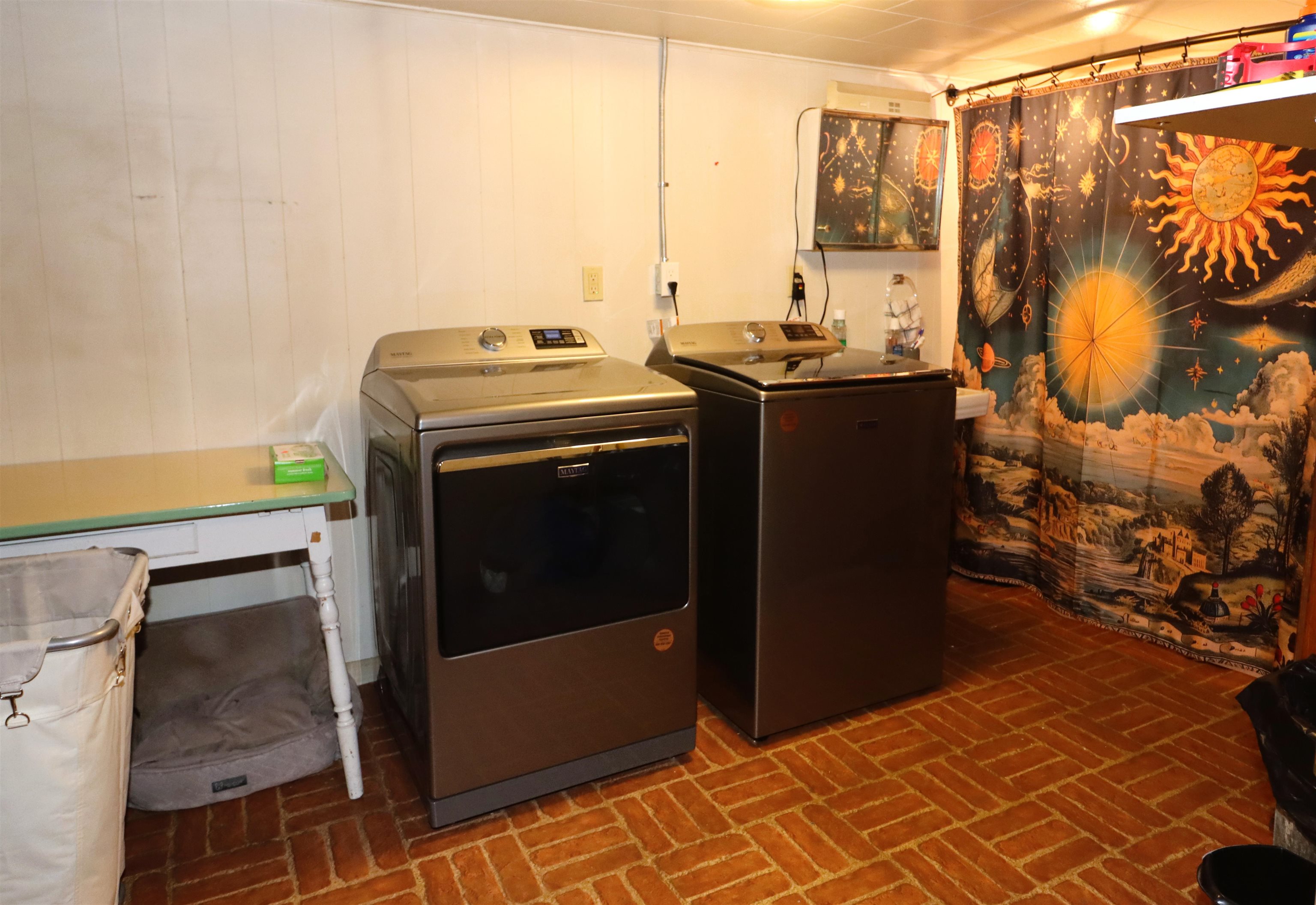 614 Cheshire Street Property Photo 12