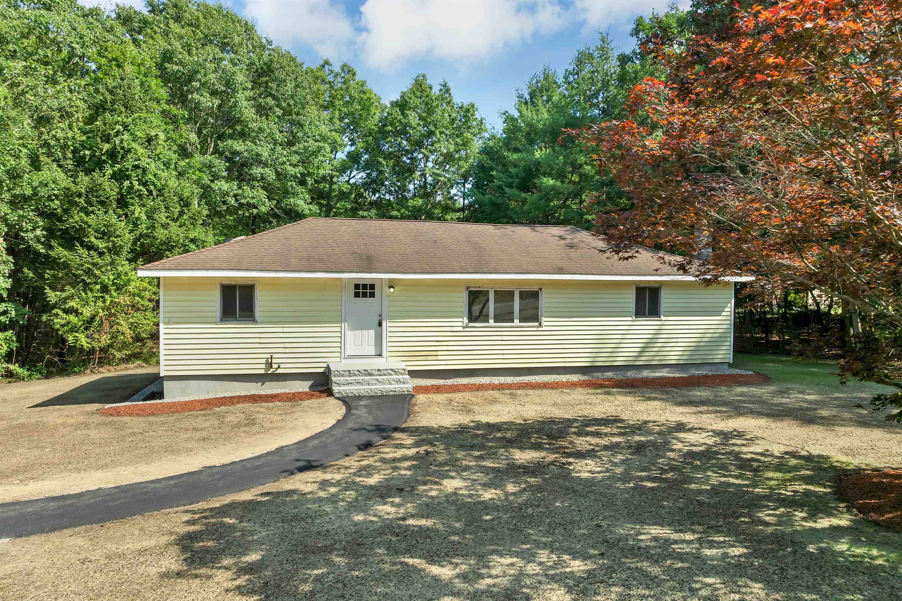 4 Loop Road Property Photo 1