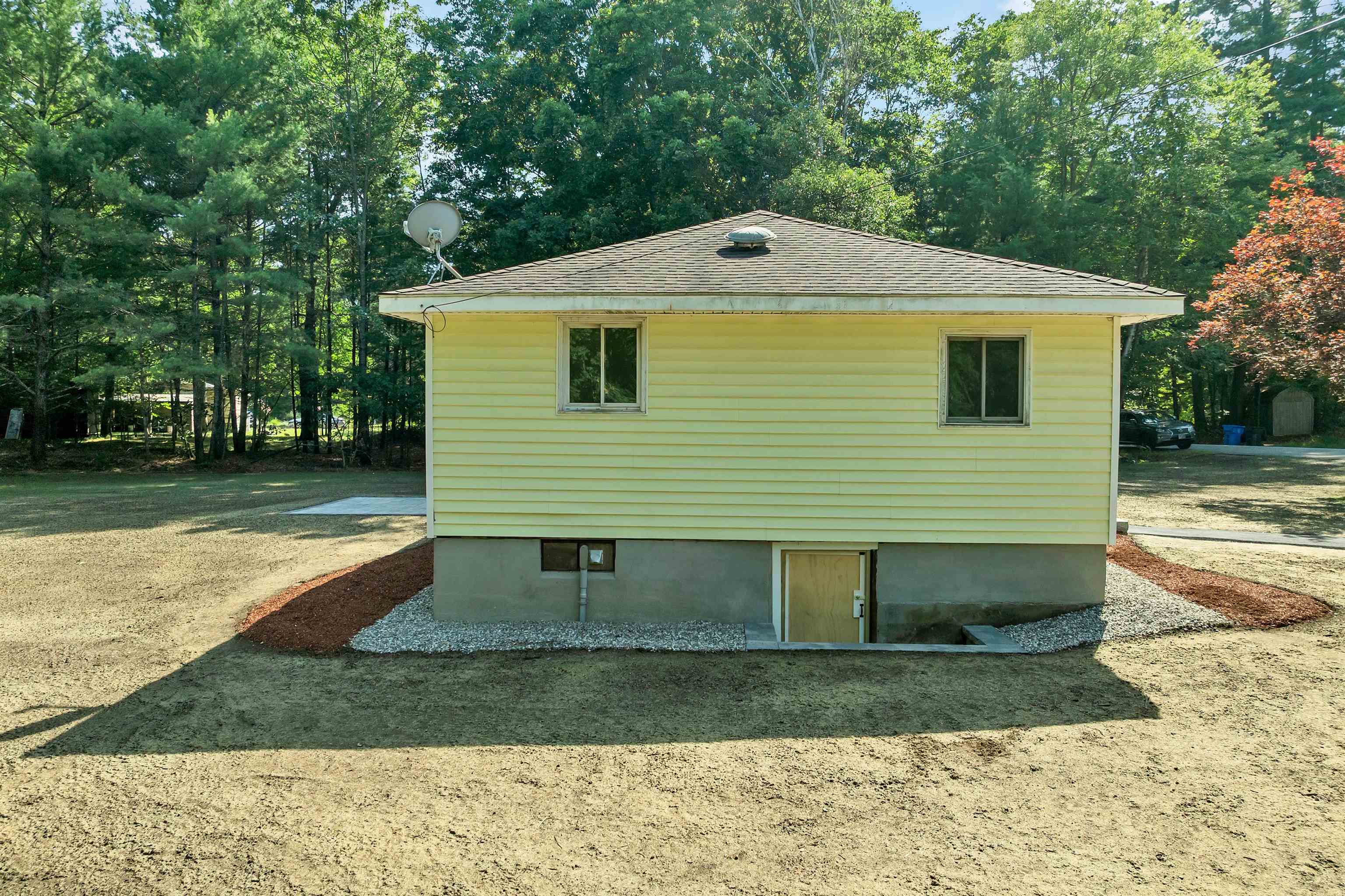 4 Loop Road Property Photo 3