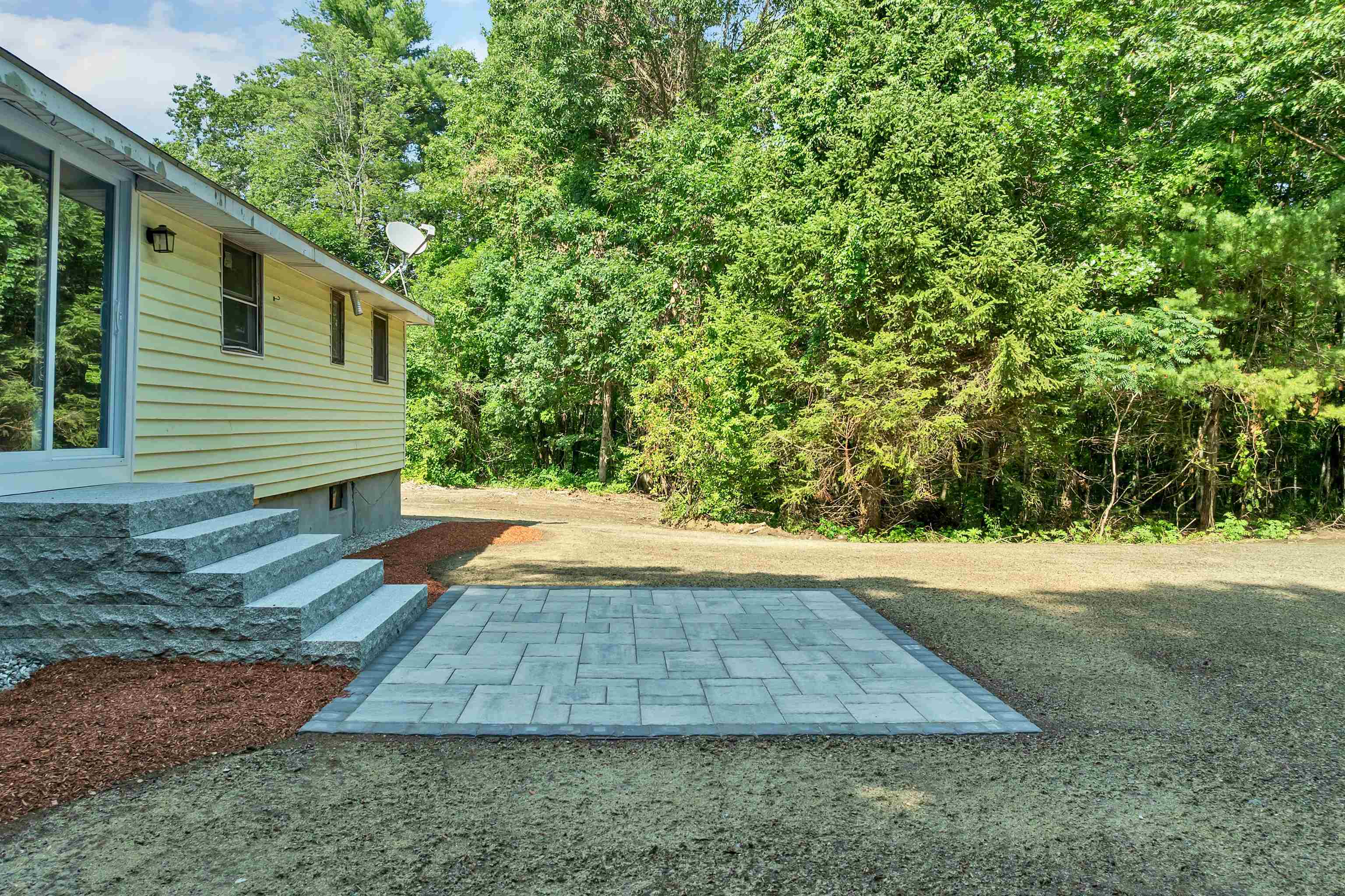 4 Loop Road Property Photo 5