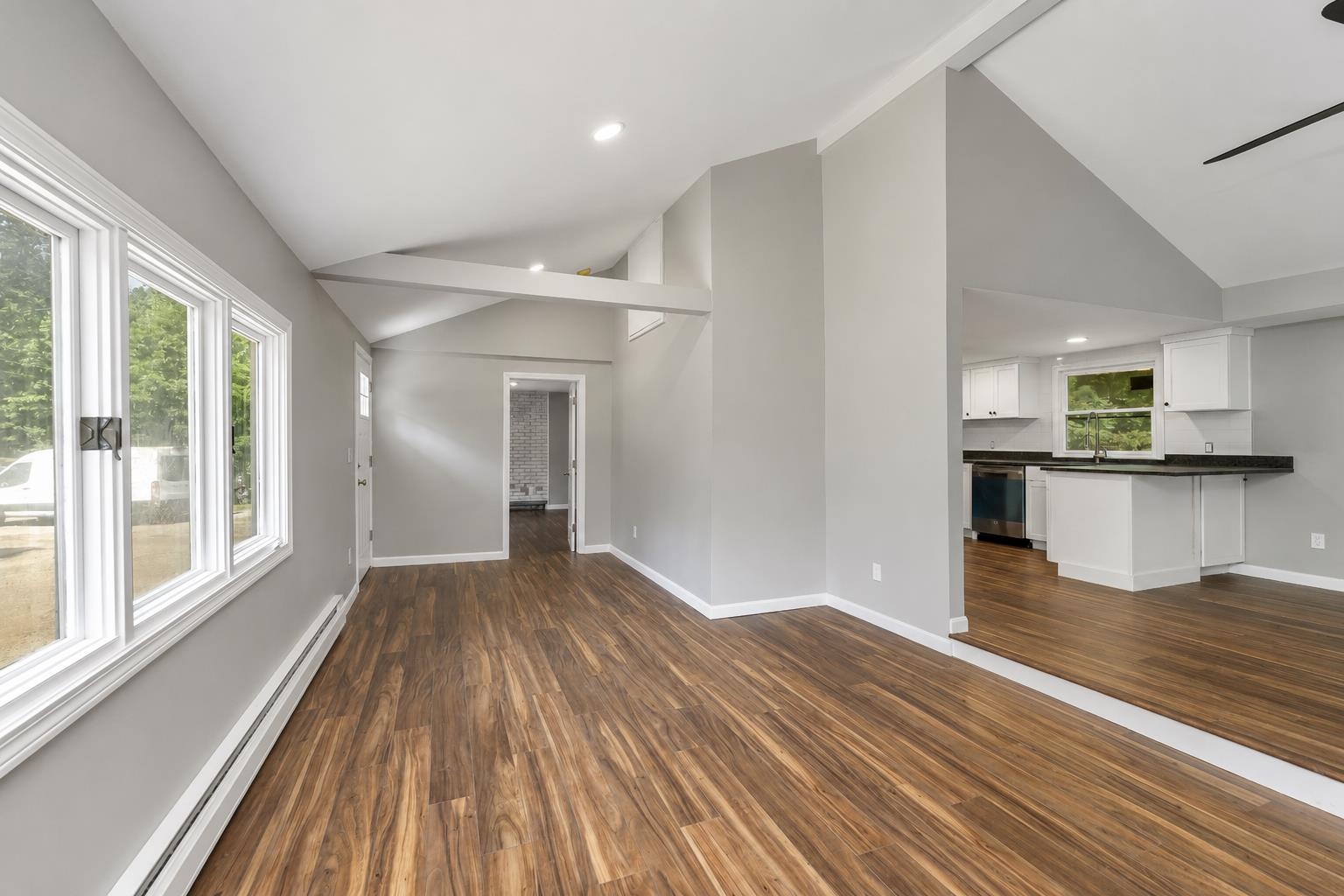 4 Loop Road Property Photo 10