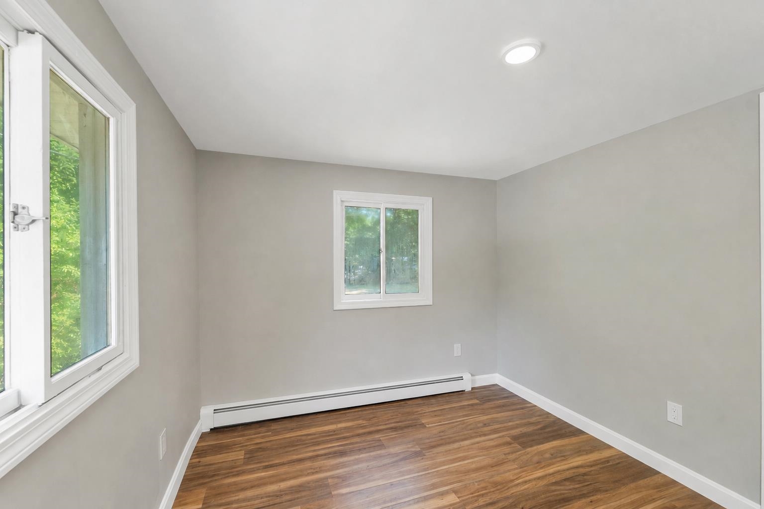 4 Loop Road Property Photo 16