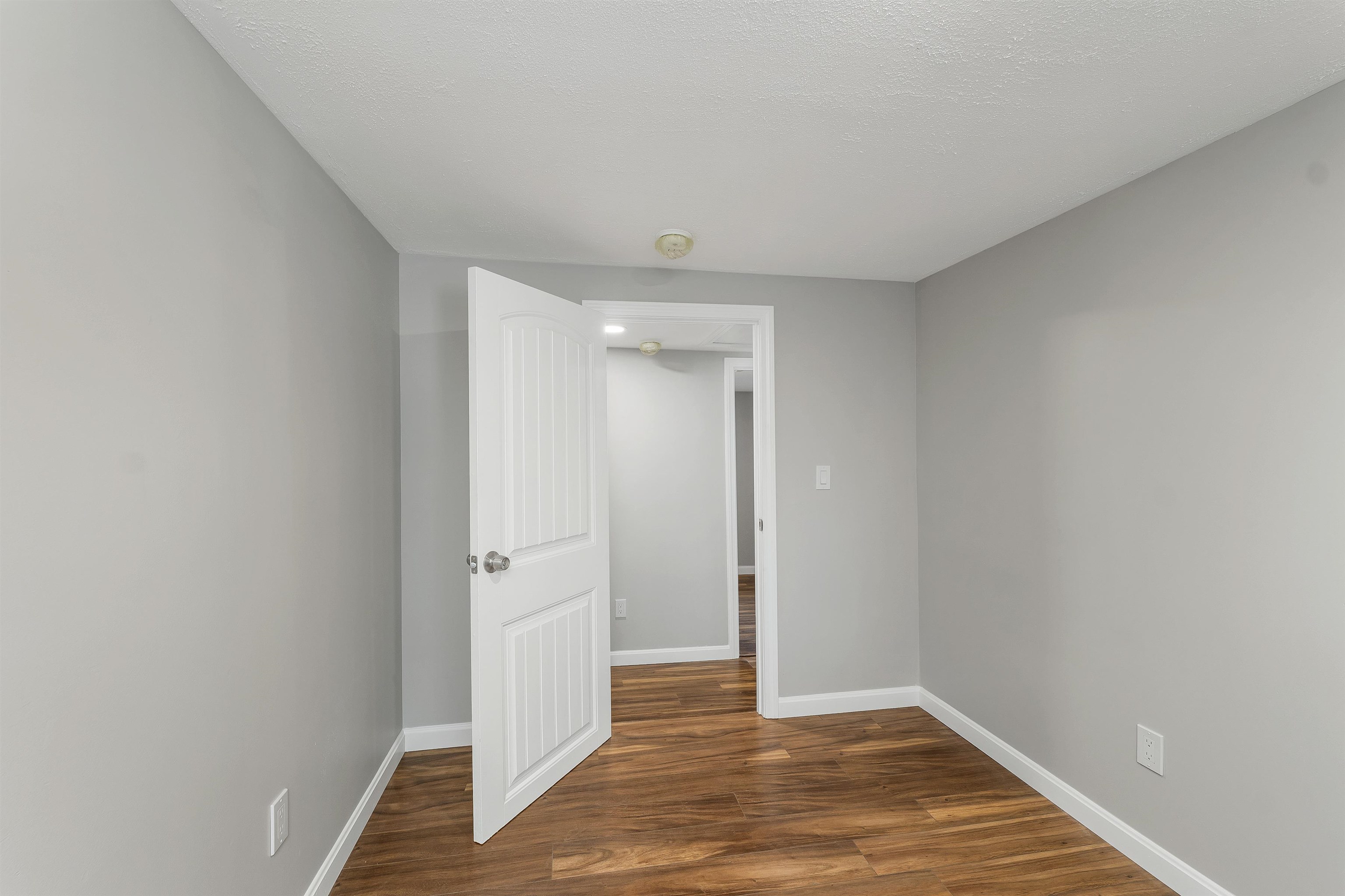 4 Loop Road Property Photo 21