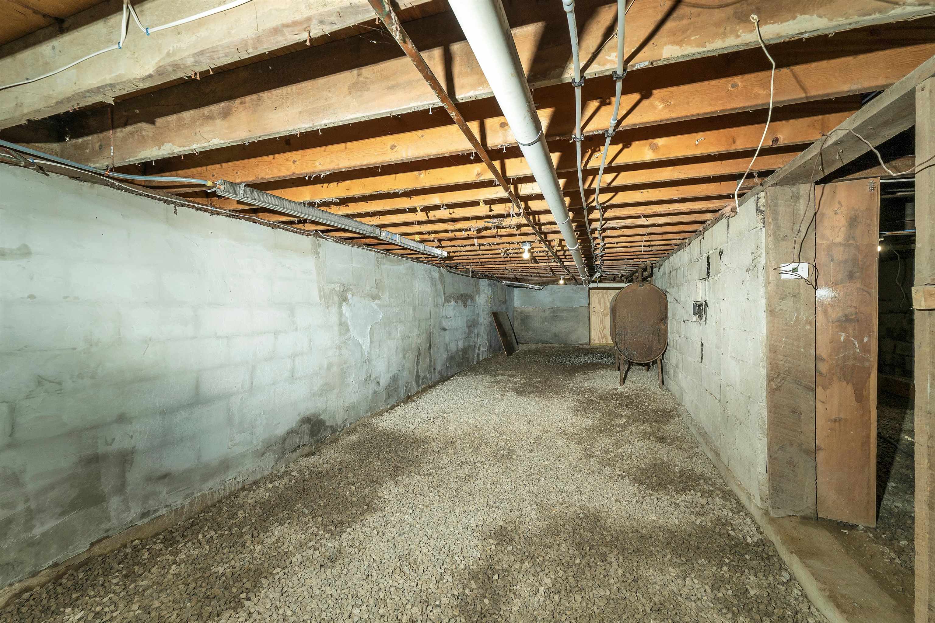 4 Loop Road Property Photo 25