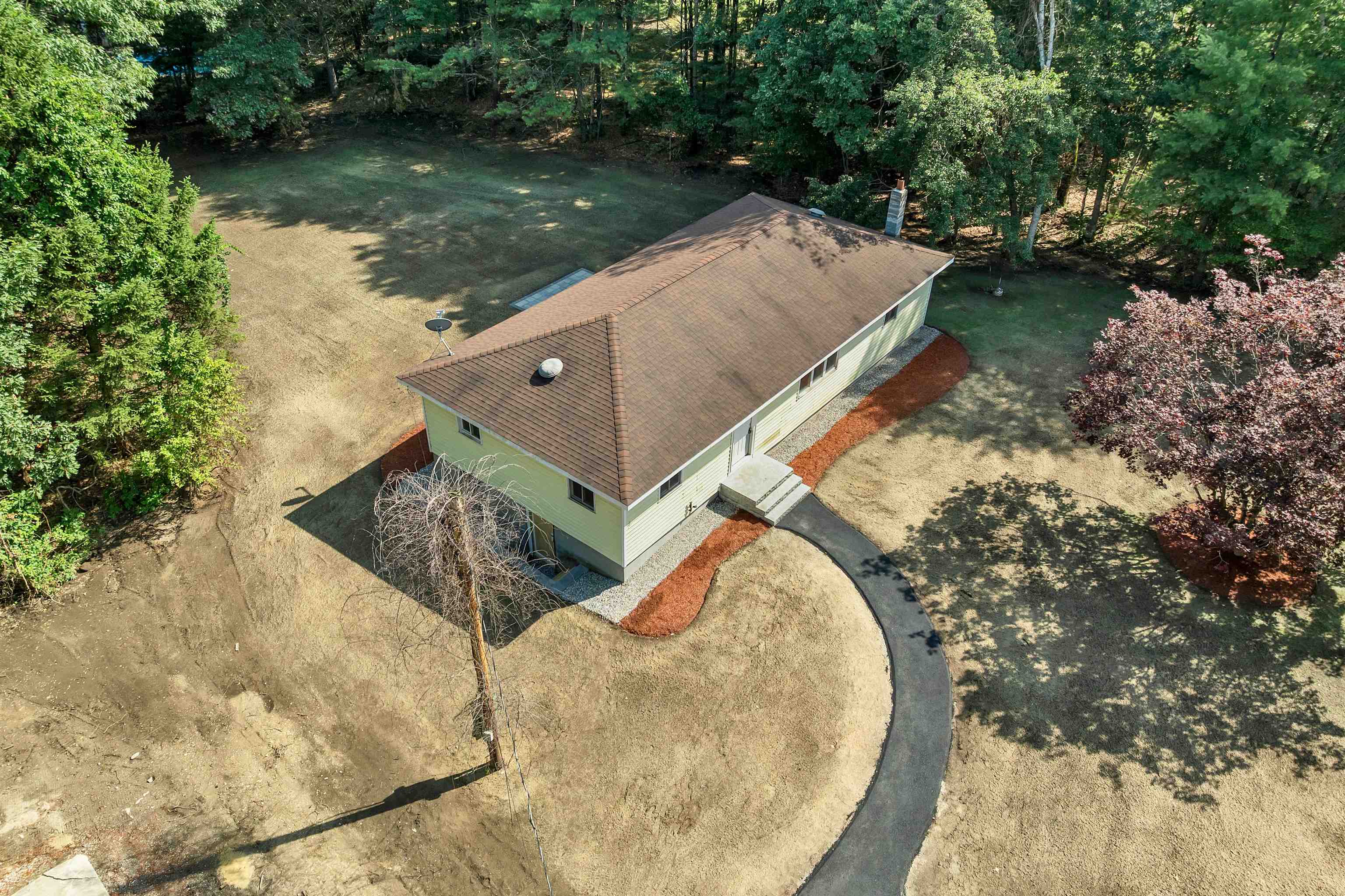4 Loop Road Property Photo 29
