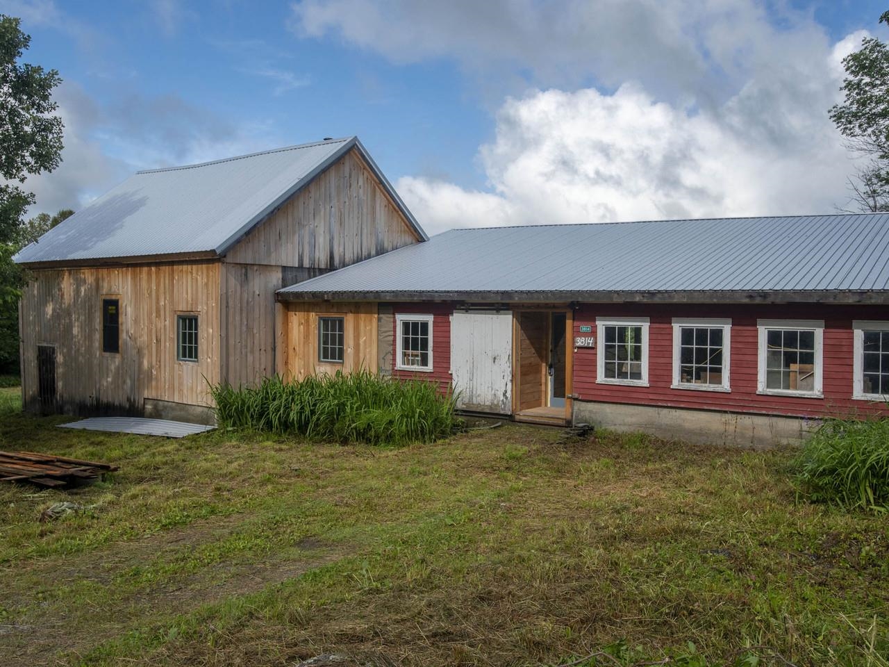 3814 East Hill Road Property Photo 1