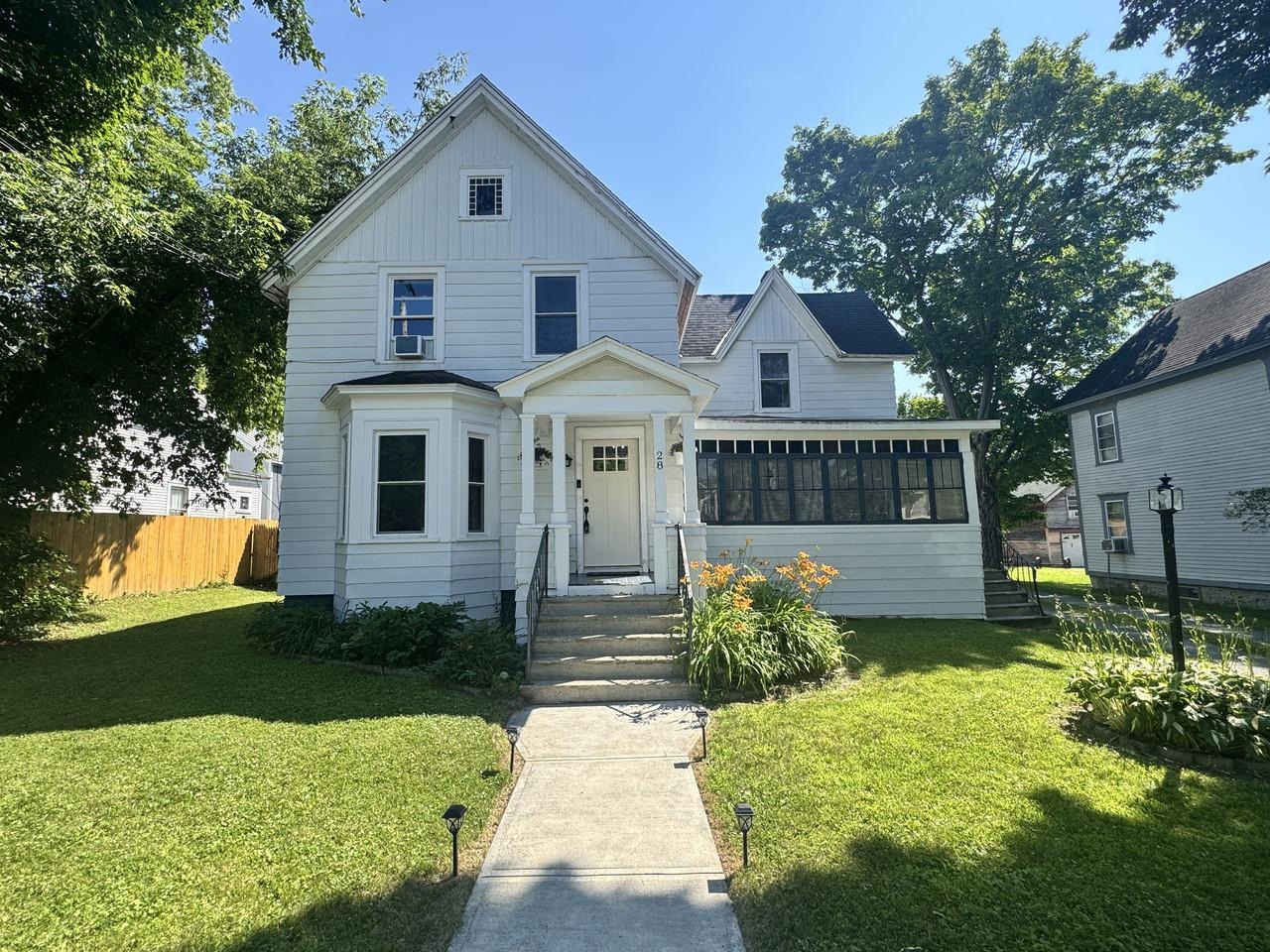 28 Diamond Street Property Photo 1