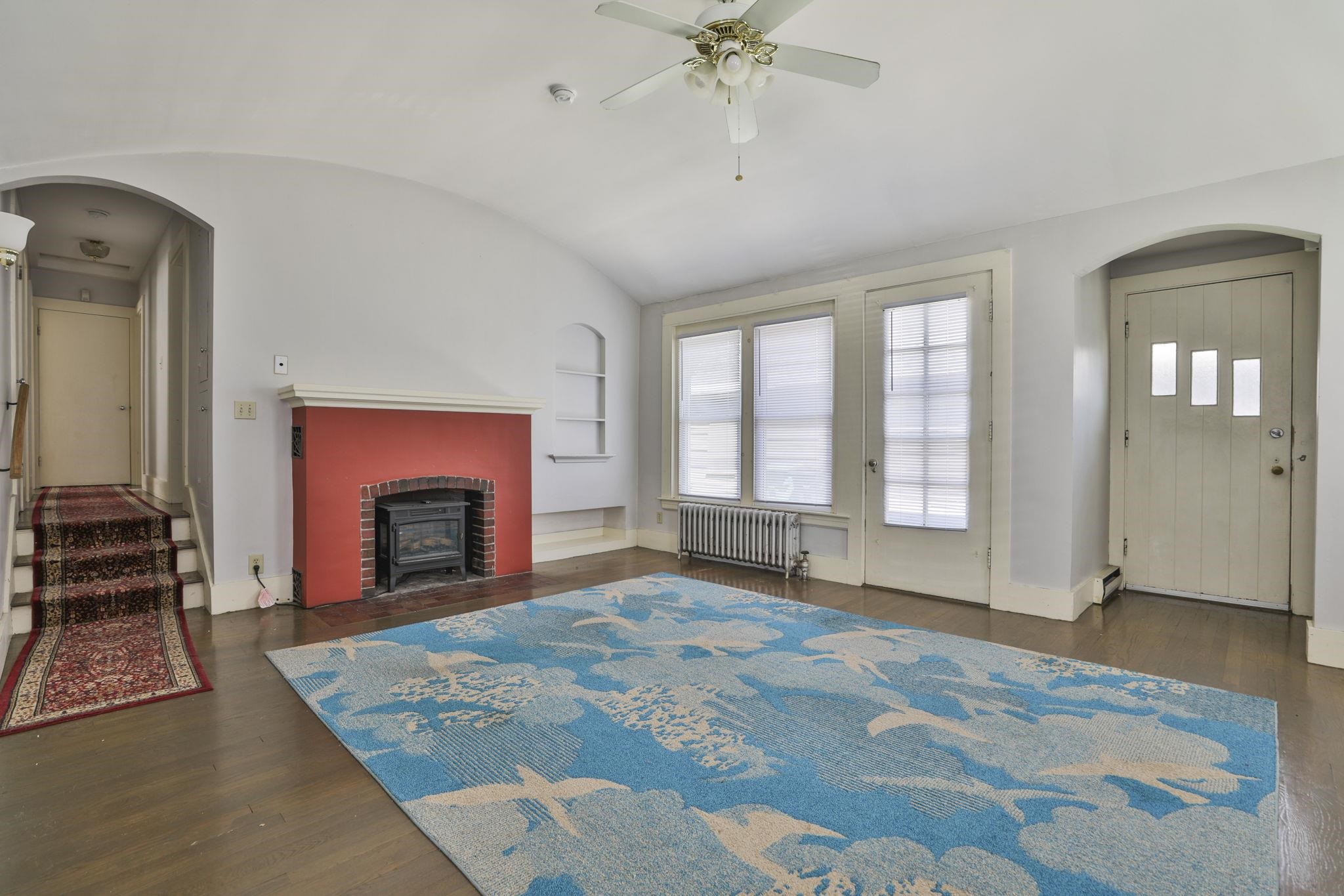 1 Oak Street Property Photo 4