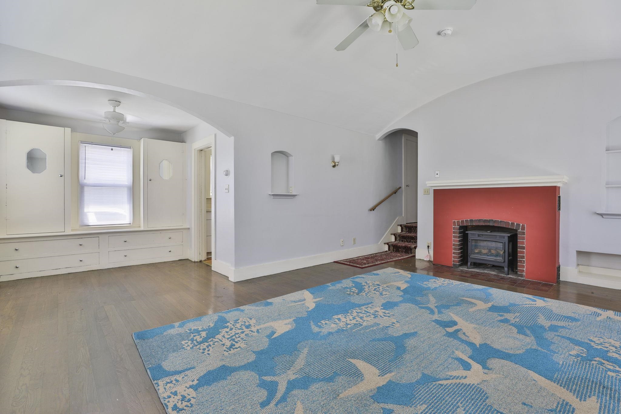 1 Oak Street Property Photo 8