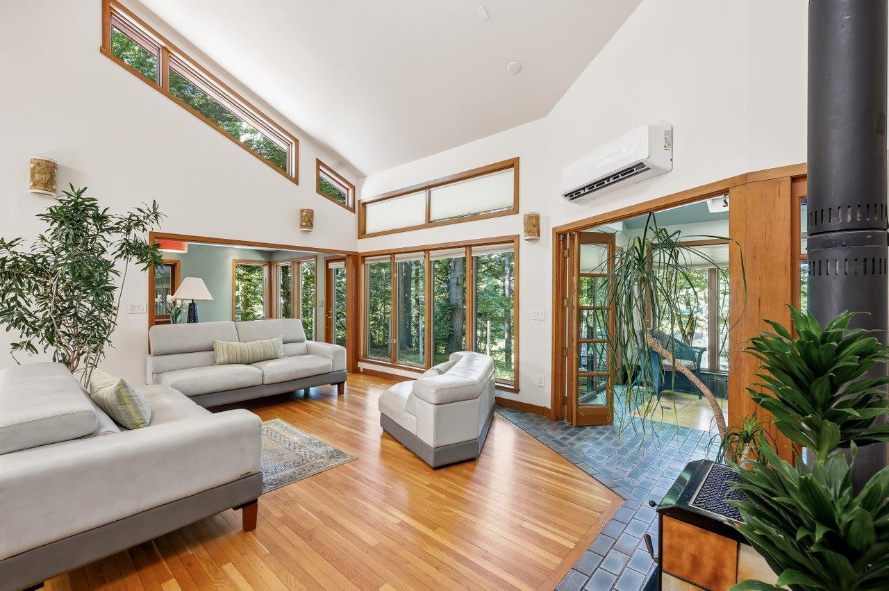 2 Corson Lane Property Photo 1