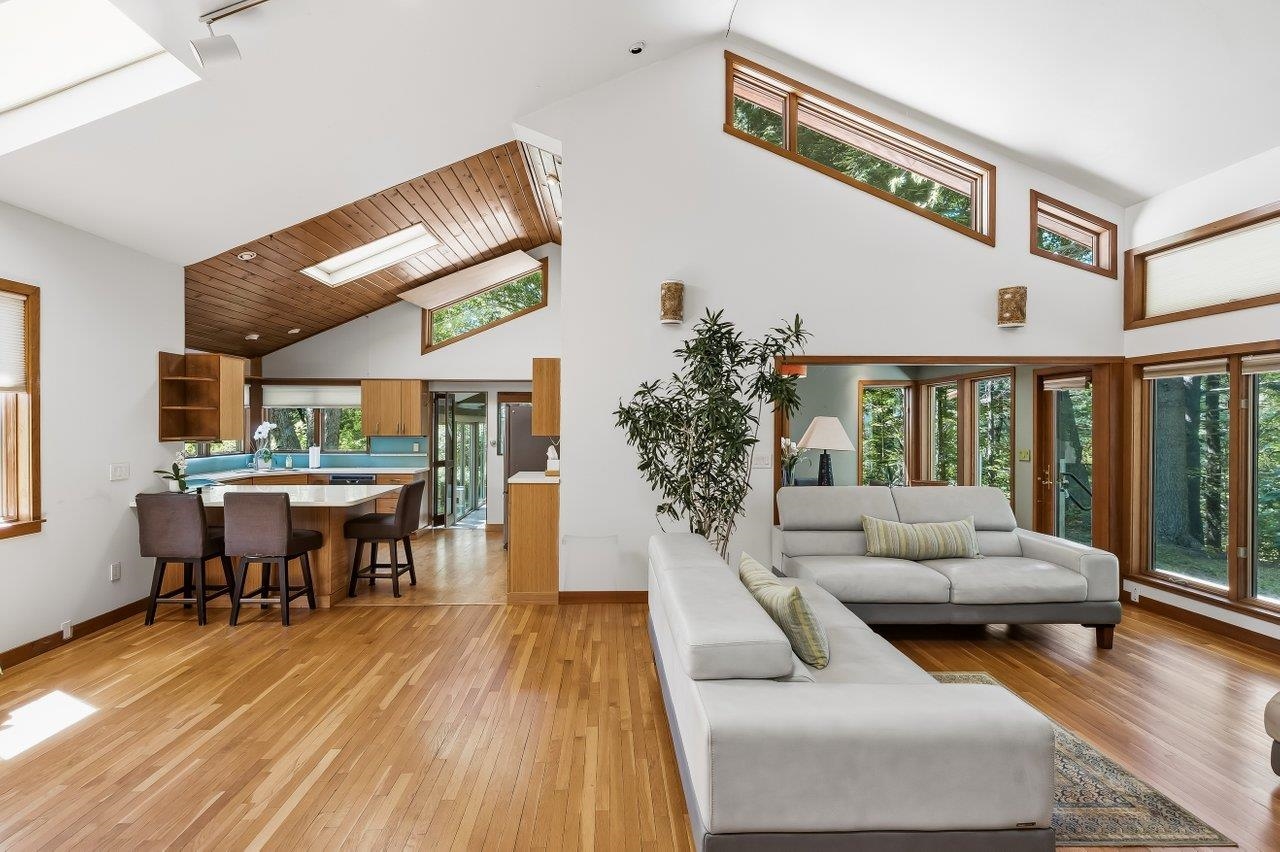2 Corson Lane Property Photo 2