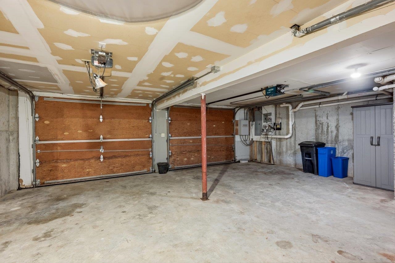 2 Corson Lane Property Photo 43