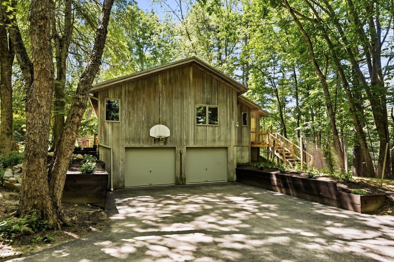 2 Corson Lane Property Photo 44