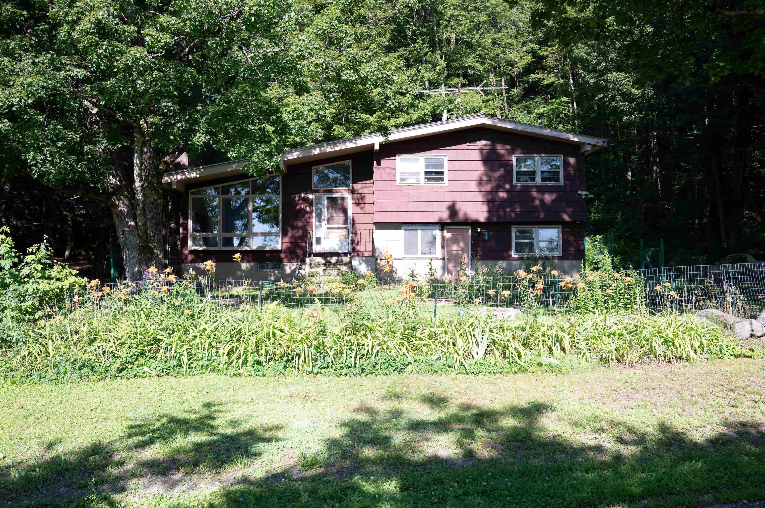 165 Dutton Farm Road Property Photo 1