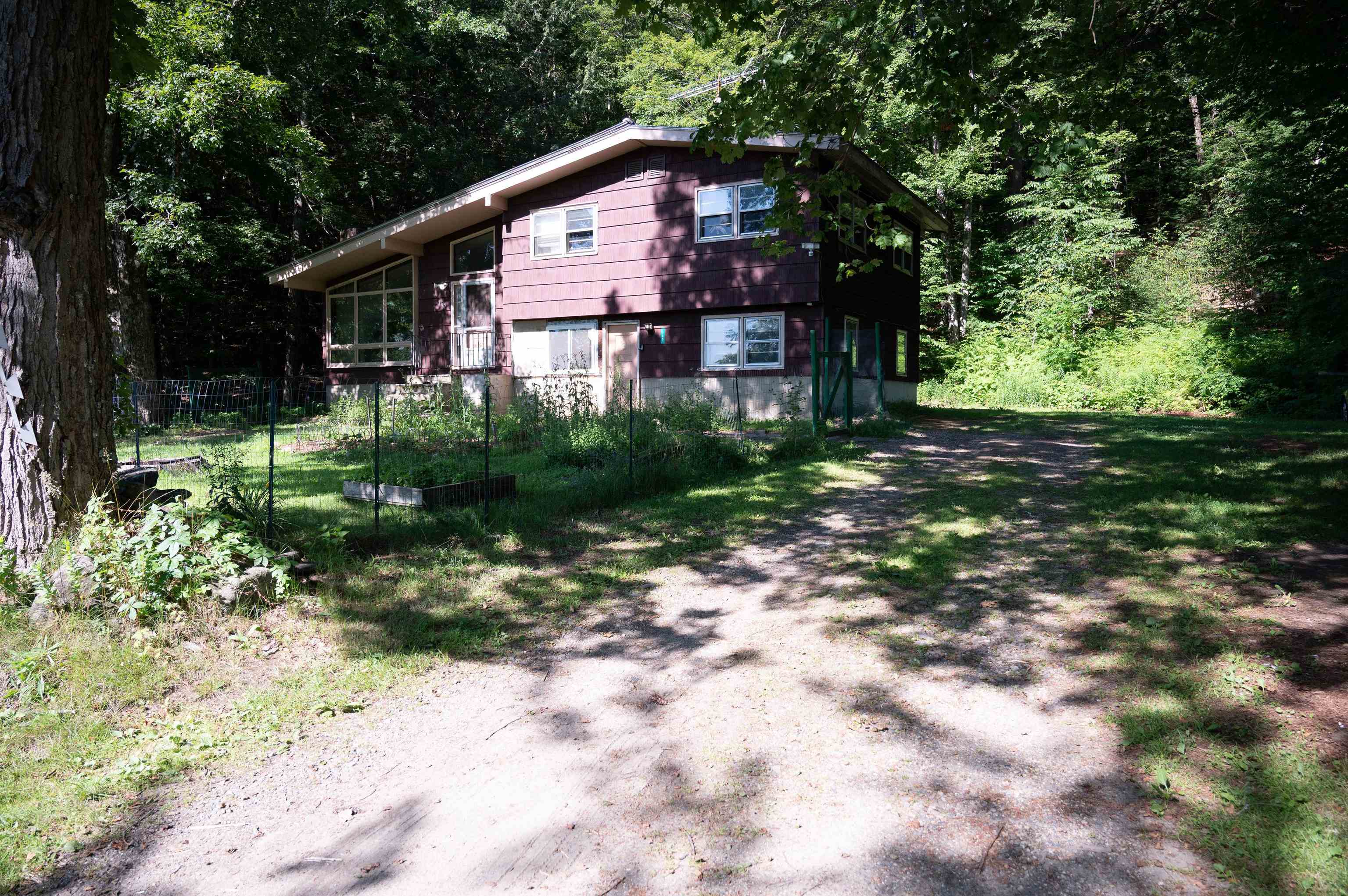 165 Dutton Farm Road Property Photo 2