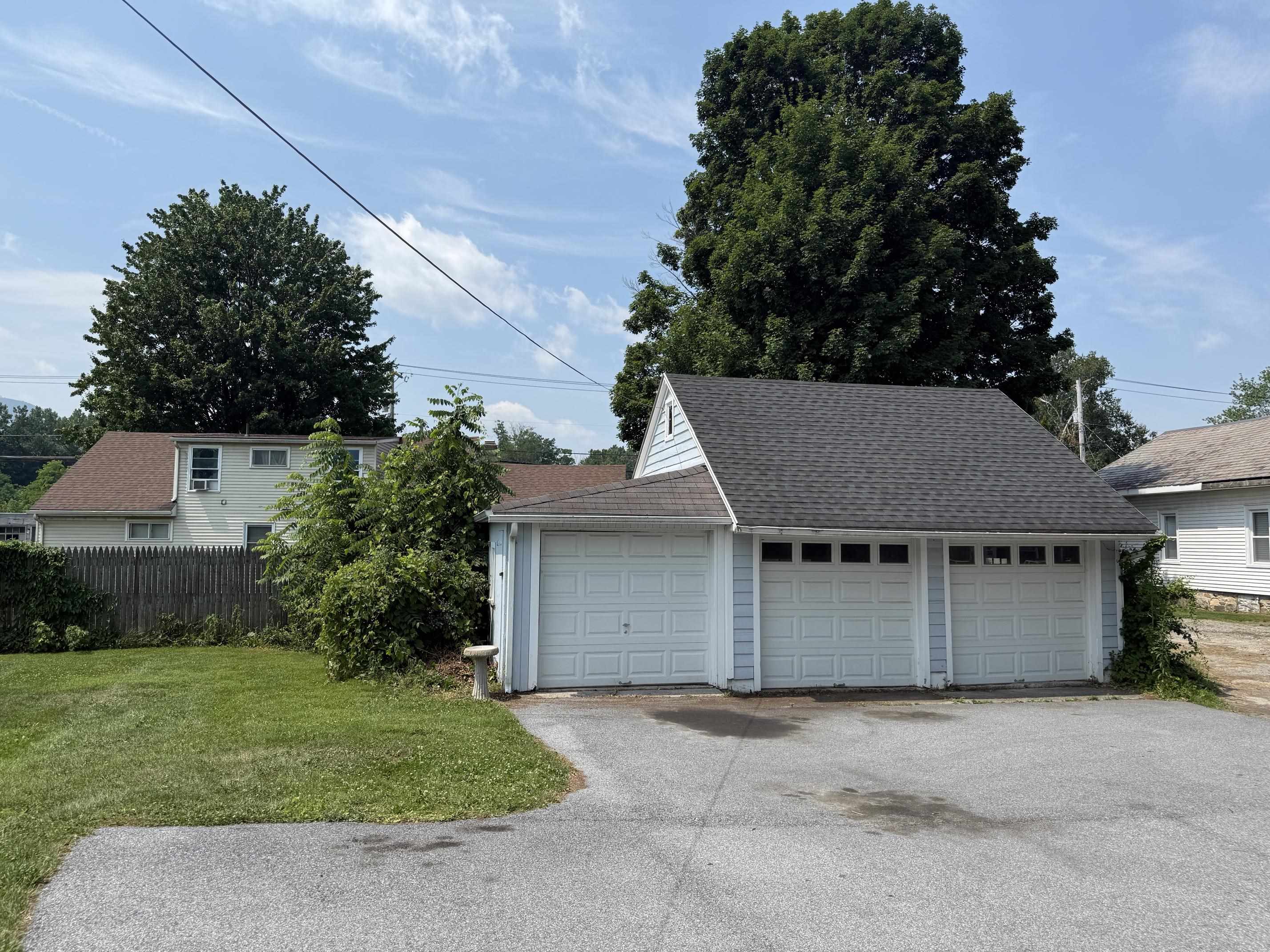 128 Northside Drive Property Photo 3