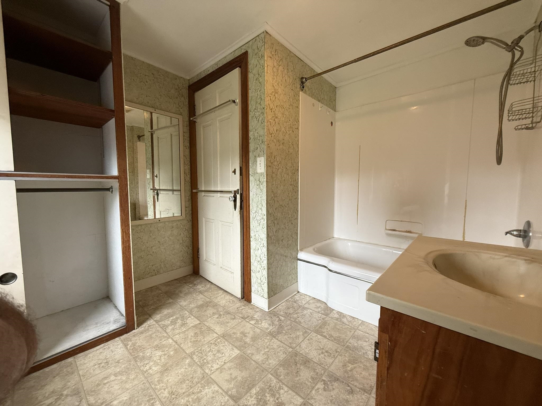 128 Northside Drive Property Photo 20