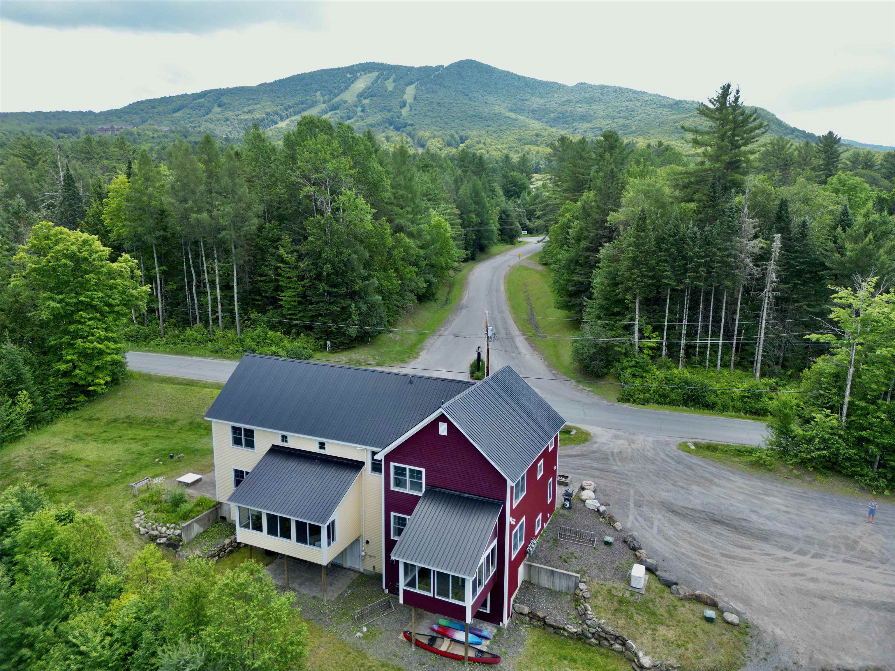 1089 Mountain Road Property Photo 1