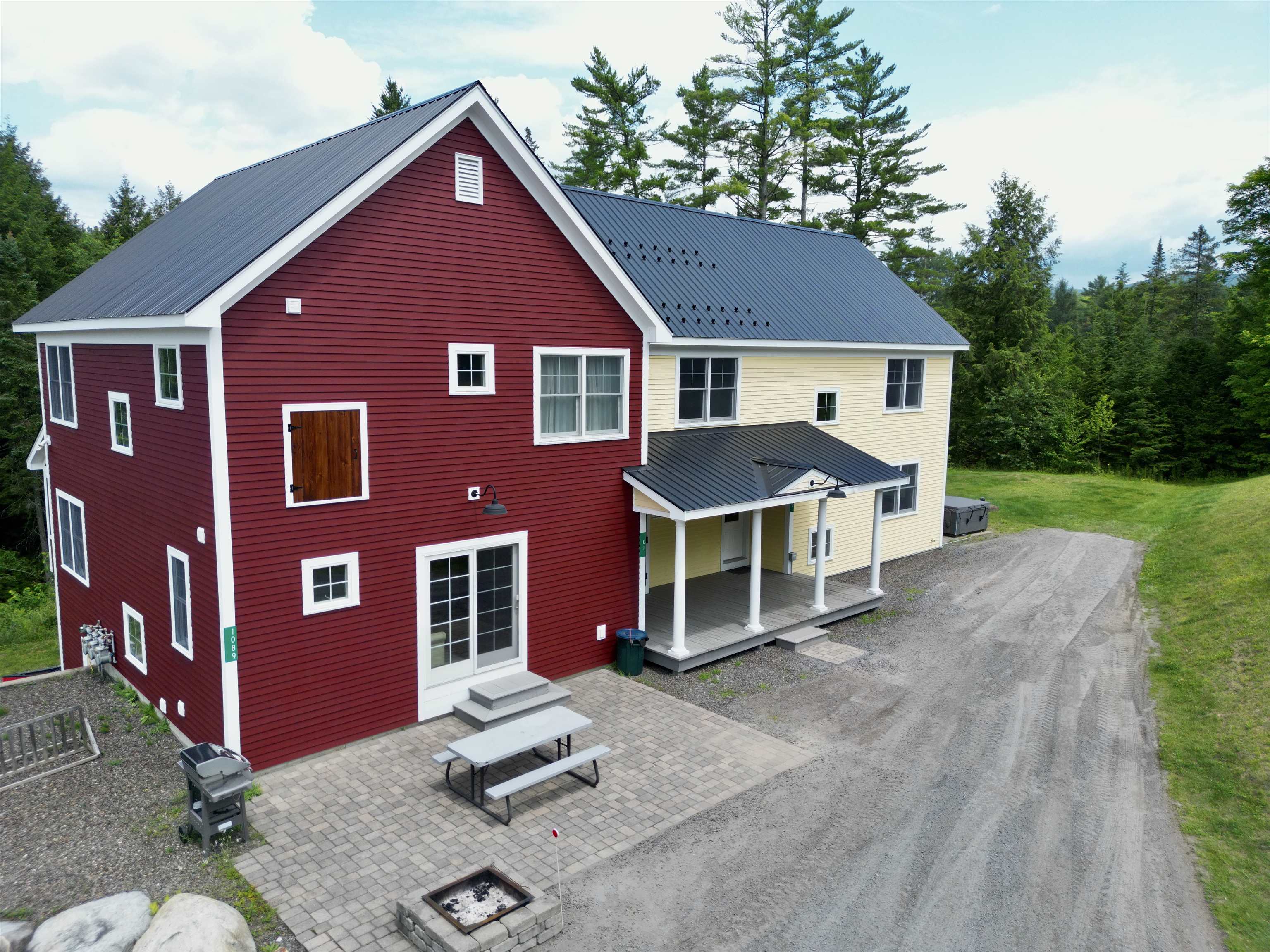 1089 Mountain Road Property Photo 2