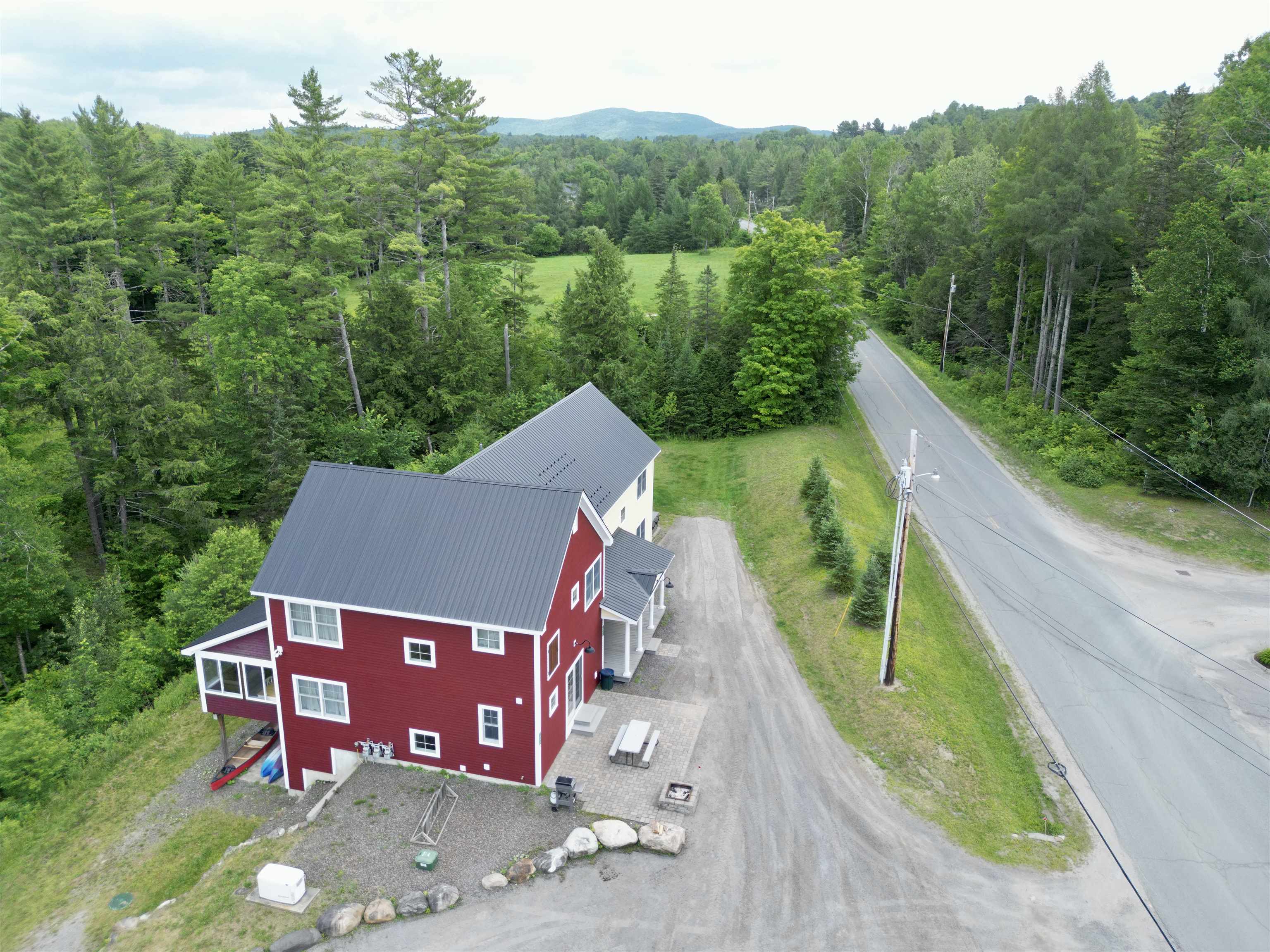 1089 Mountain Road Property Photo 3