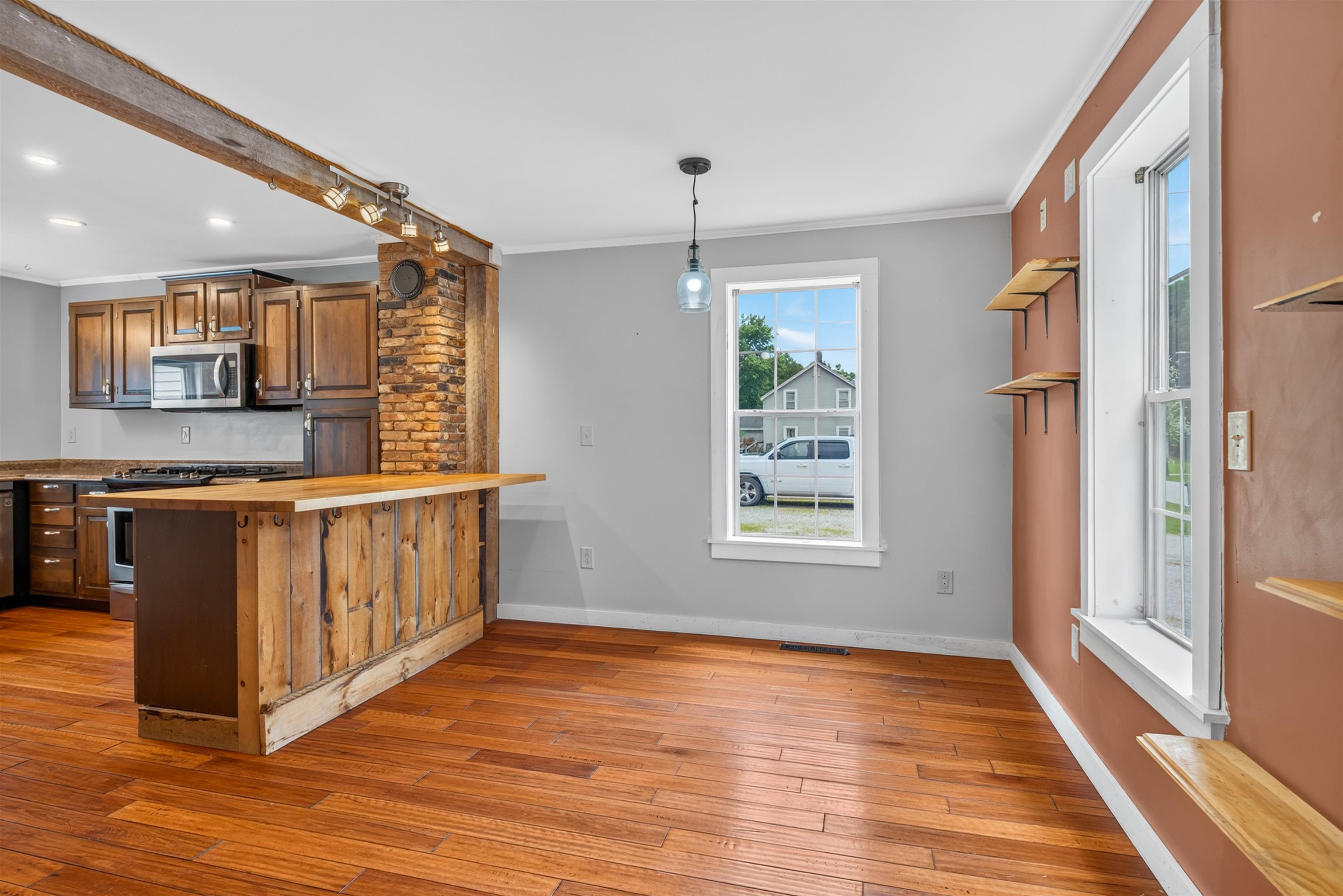 2 Willow Street Property Photo 18