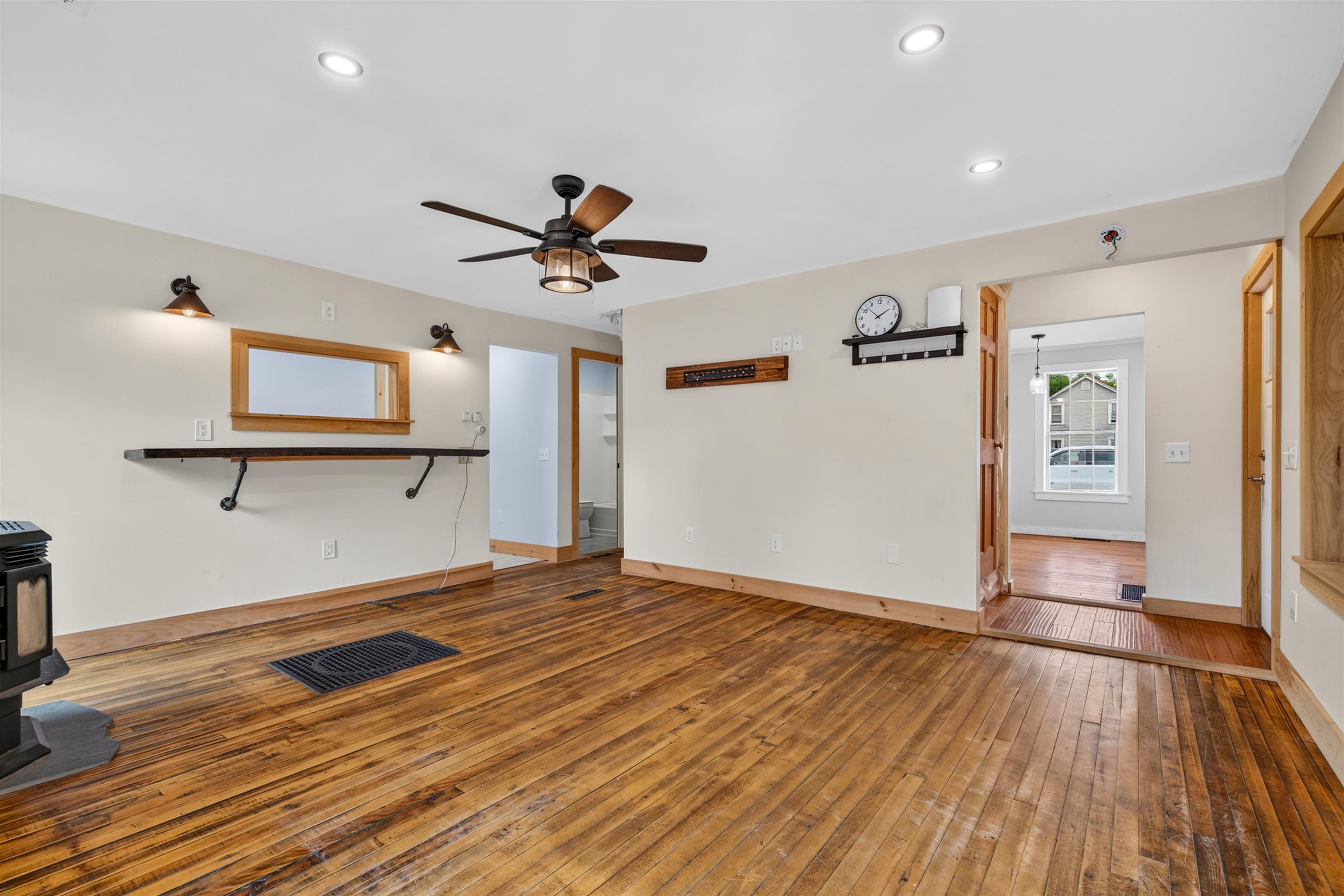 2 Willow Street Property Photo 30