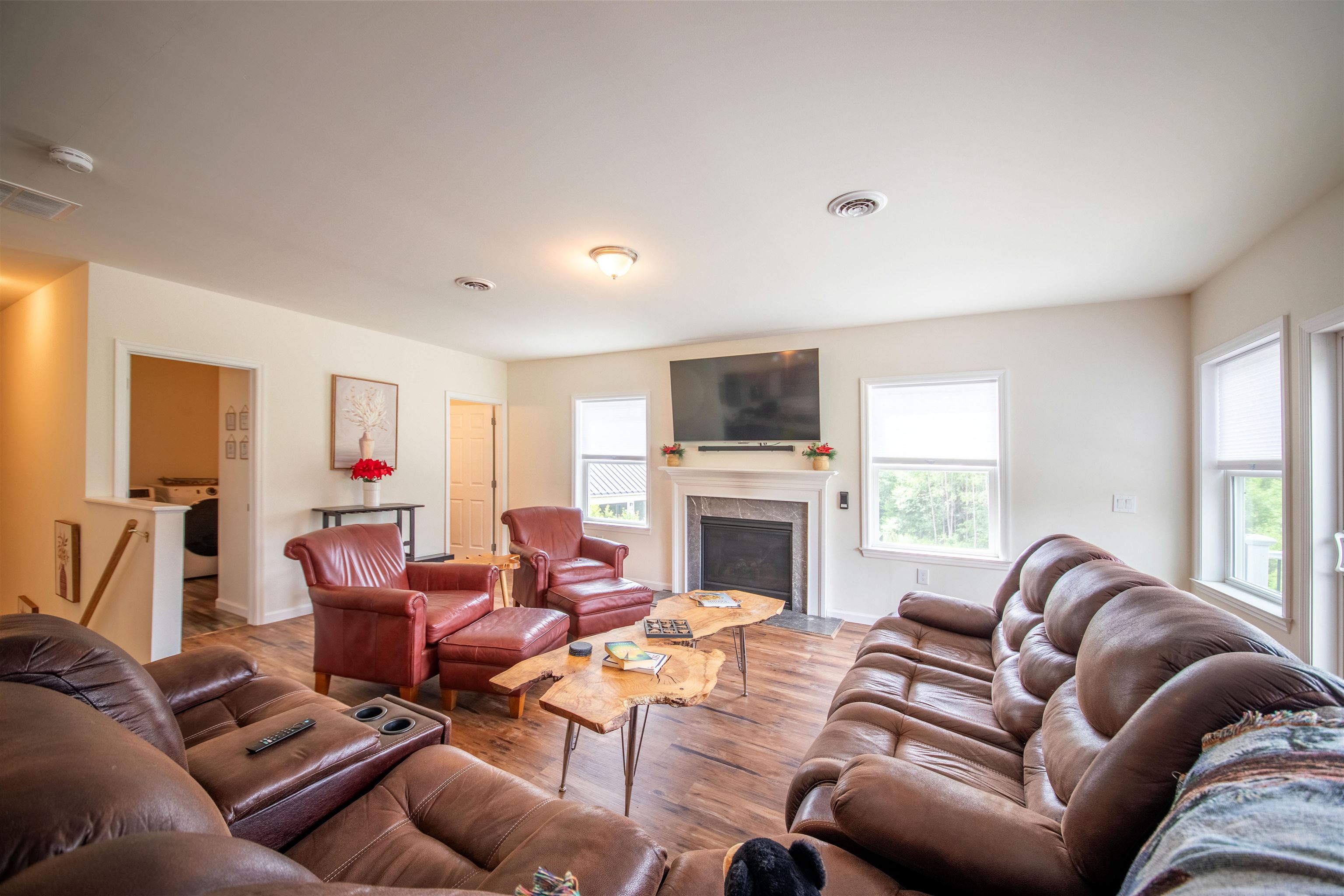 12 Encore Place Property Photo 6