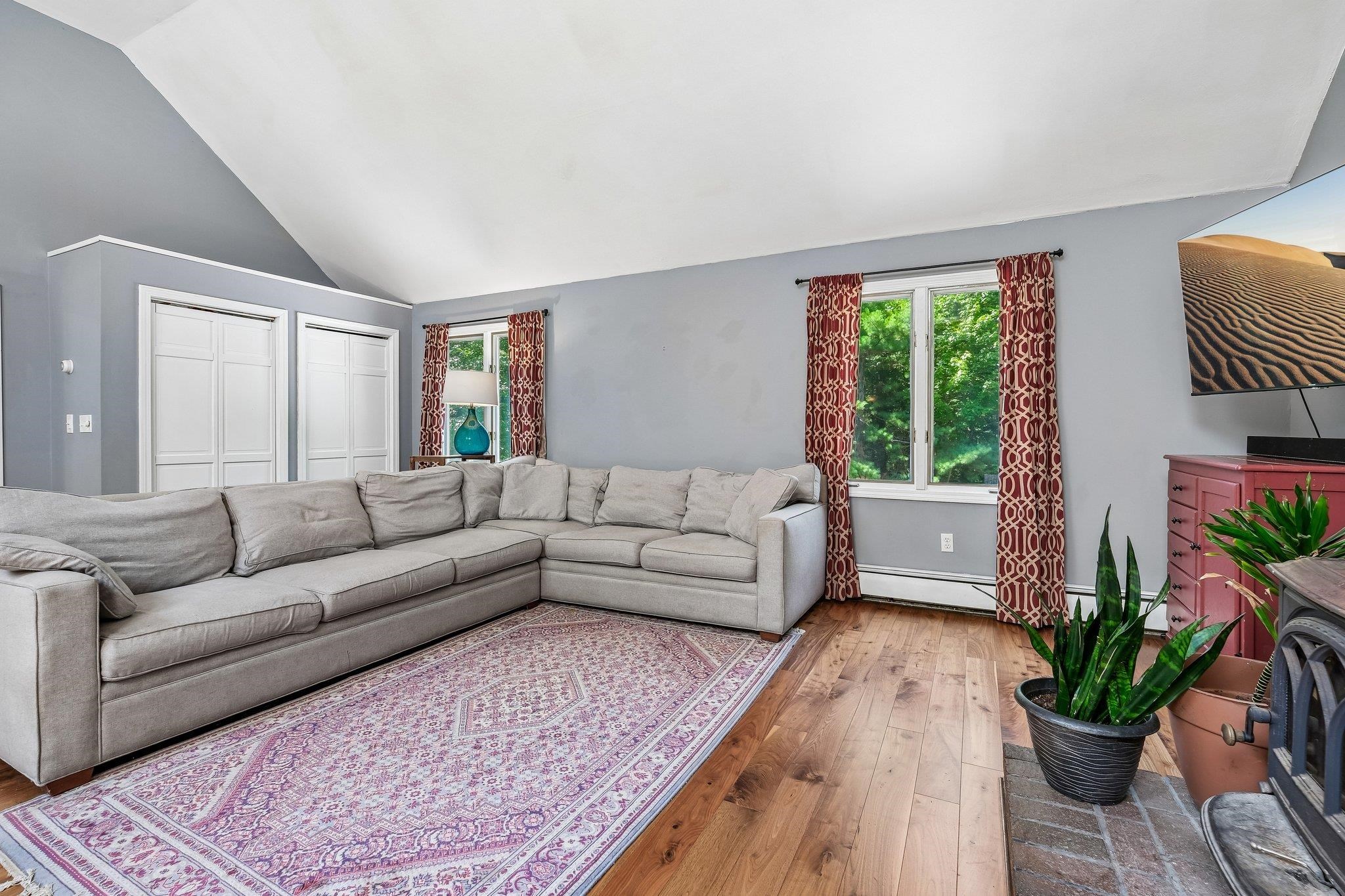 240 Wash Pond Road Property Photo 4