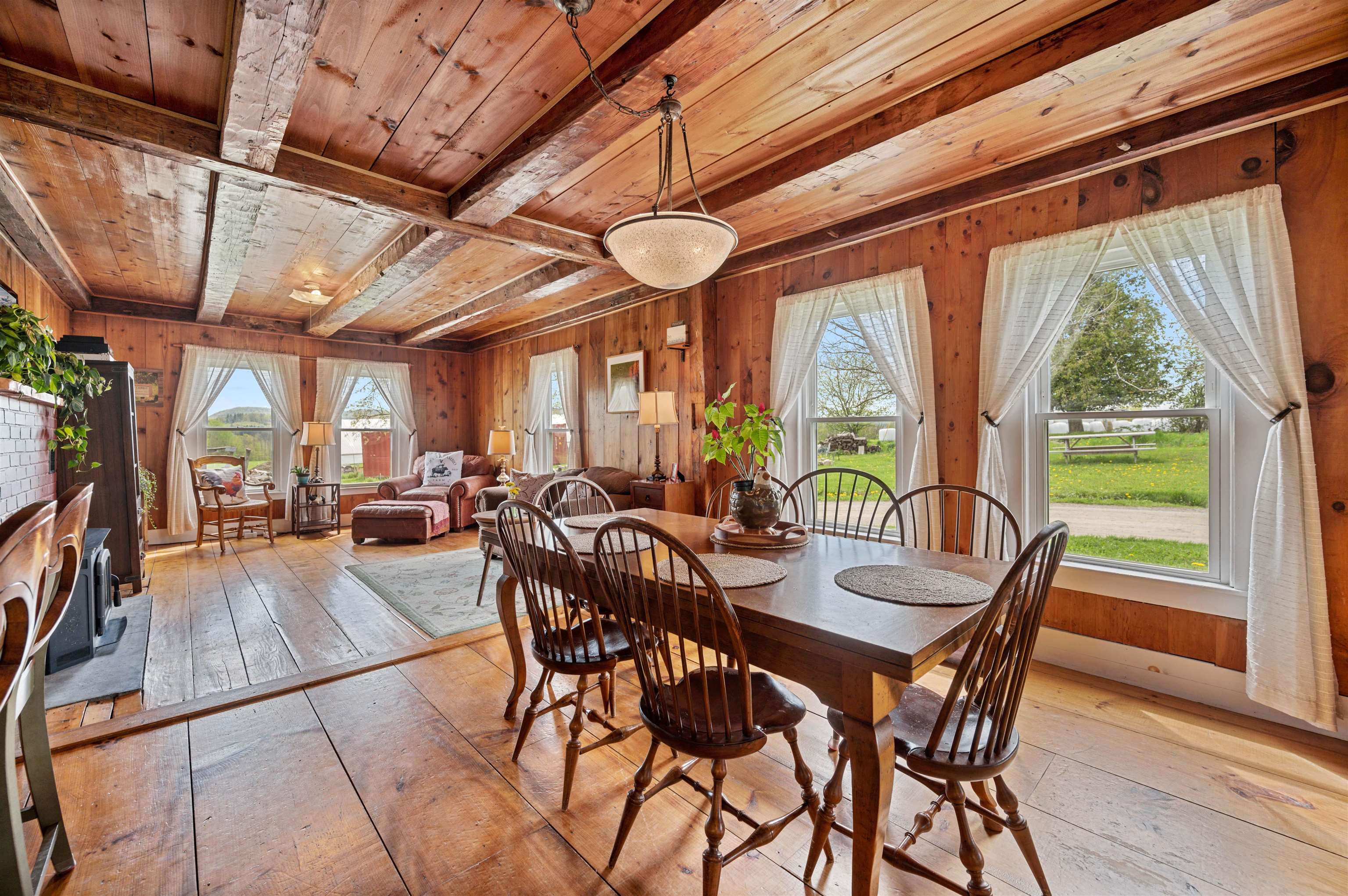 183 Morrie Road Property Photo 4