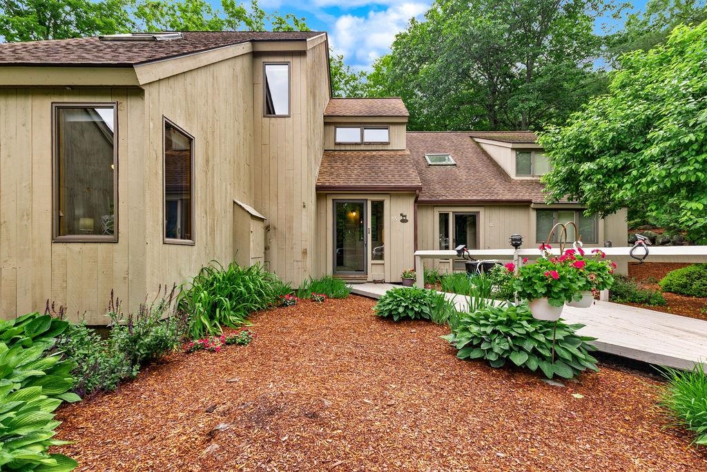 33 Niblick Lane Property Photo 2