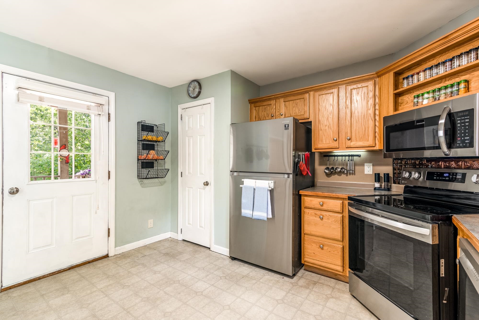 98 Gary Road Property Photo 6
