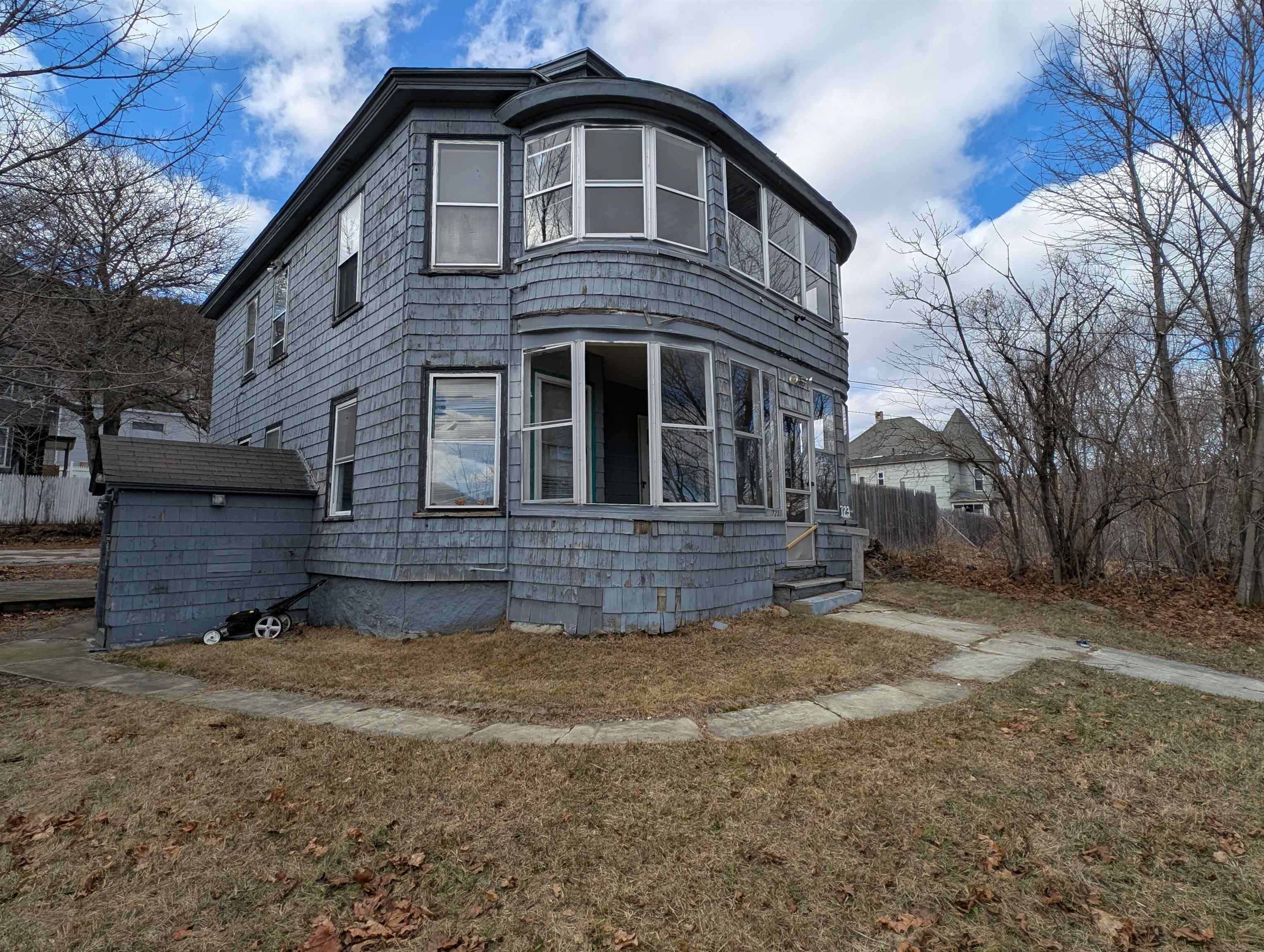 723 Second Avenue Property Photo 2
