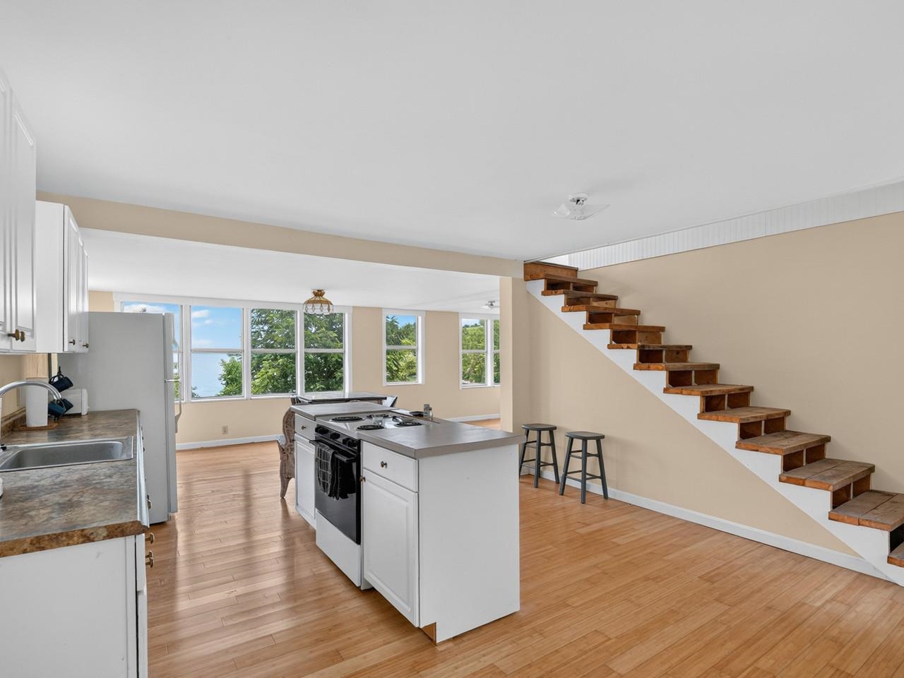 56 Giards Bay Drive Property Photo 7