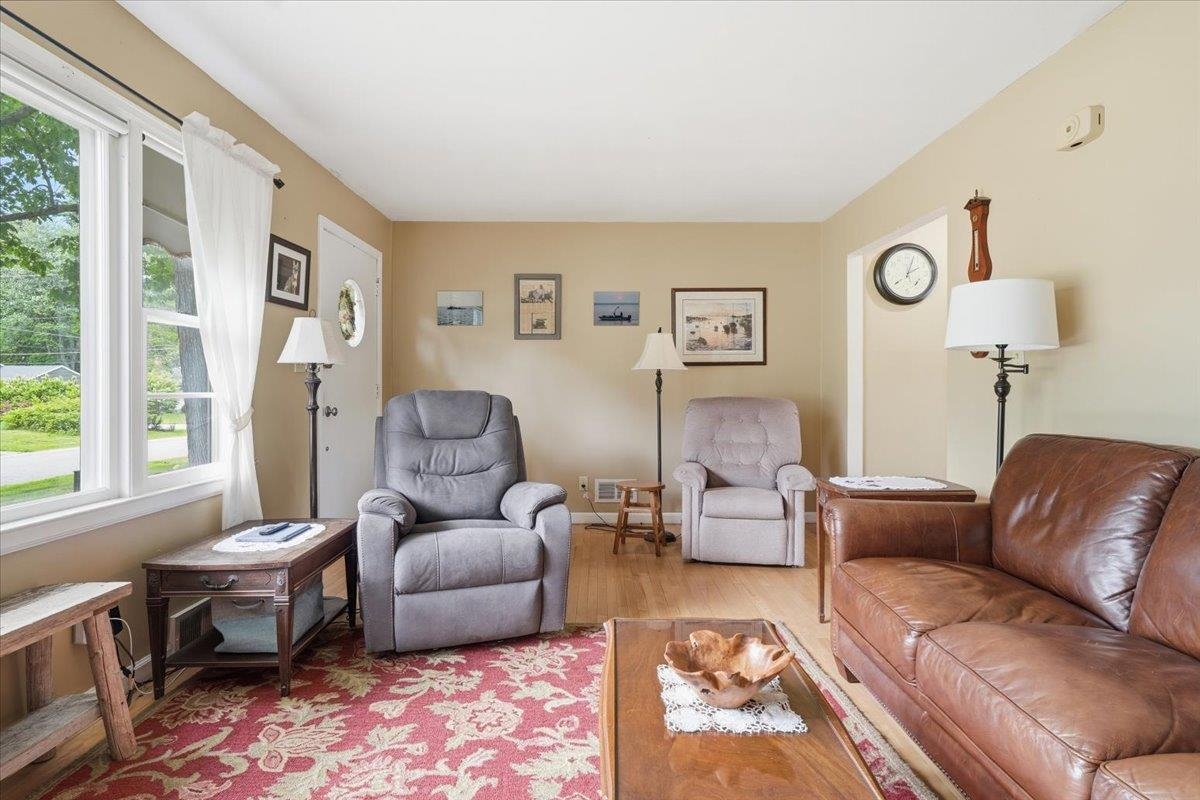 17 Rotunda Avenue Property Photo 2