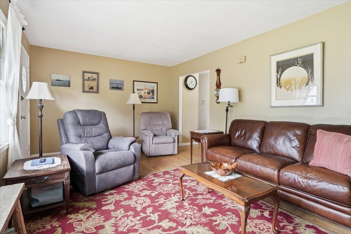 17 Rotunda Avenue Property Photo 5