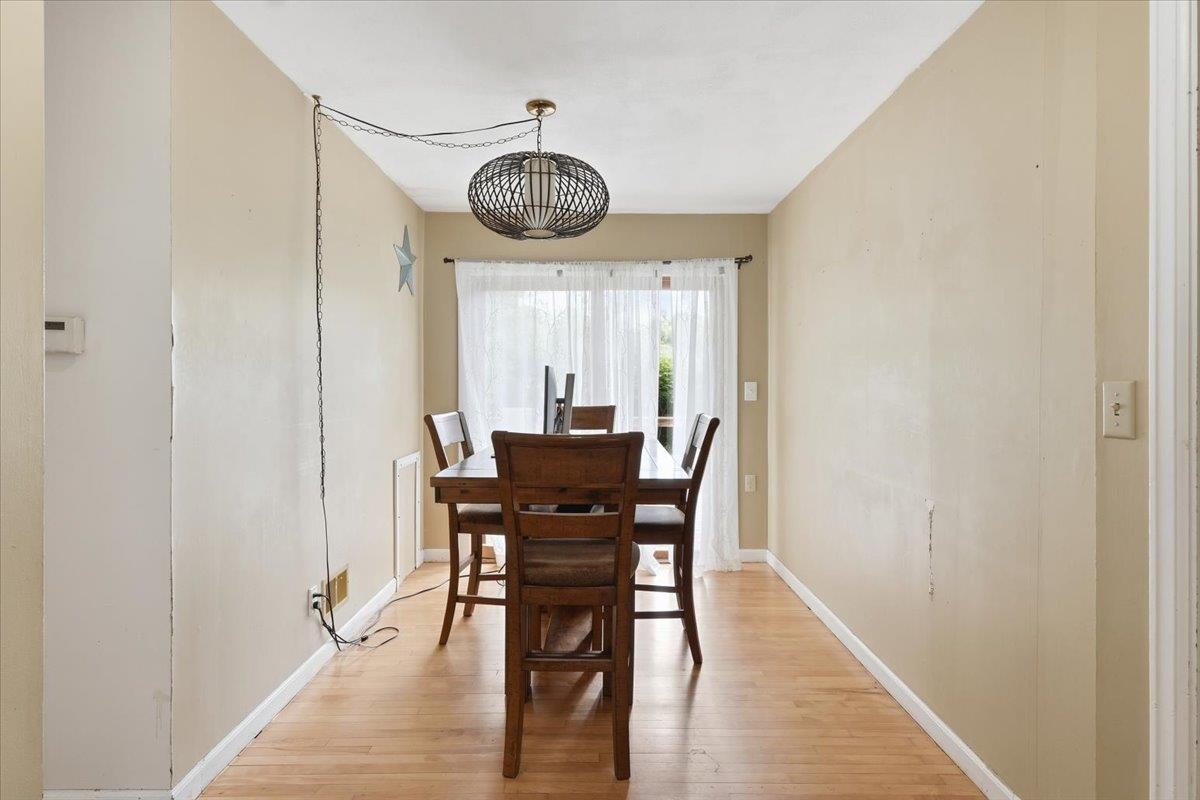 17 Rotunda Avenue Property Photo 7