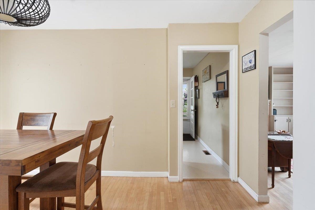 17 Rotunda Avenue Property Photo 8